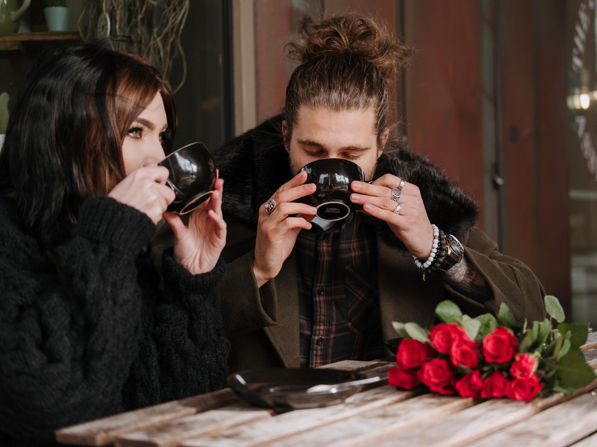 Zwei Personen beim ersten Date