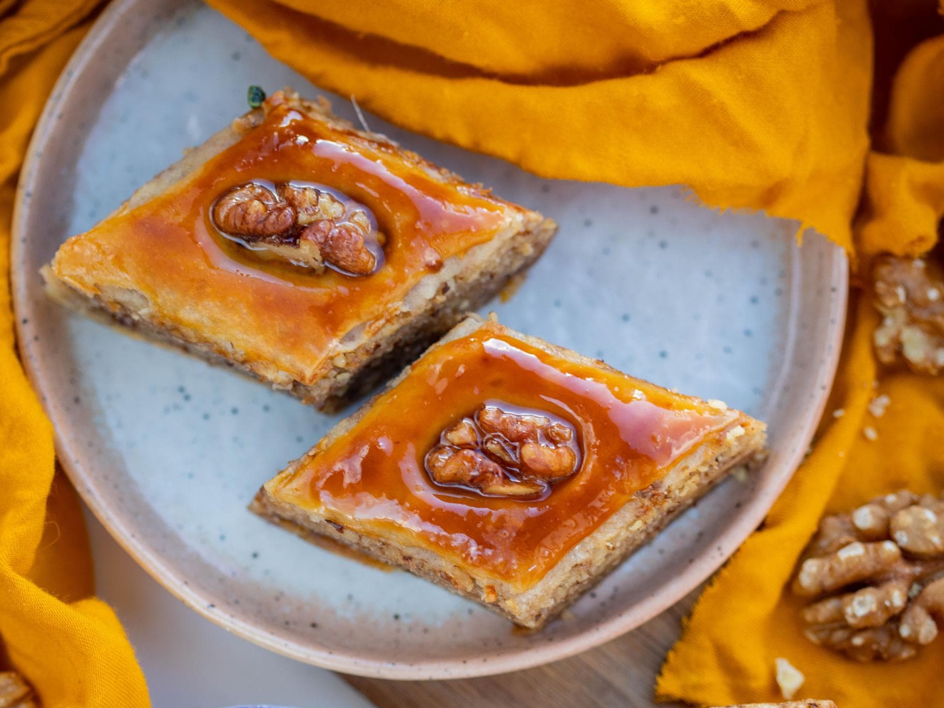 Walnusskerne mit Kuchen