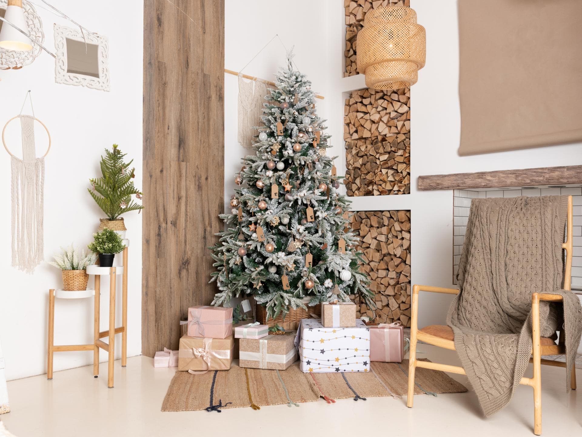 Weihnachtsbaum mit Geschenken