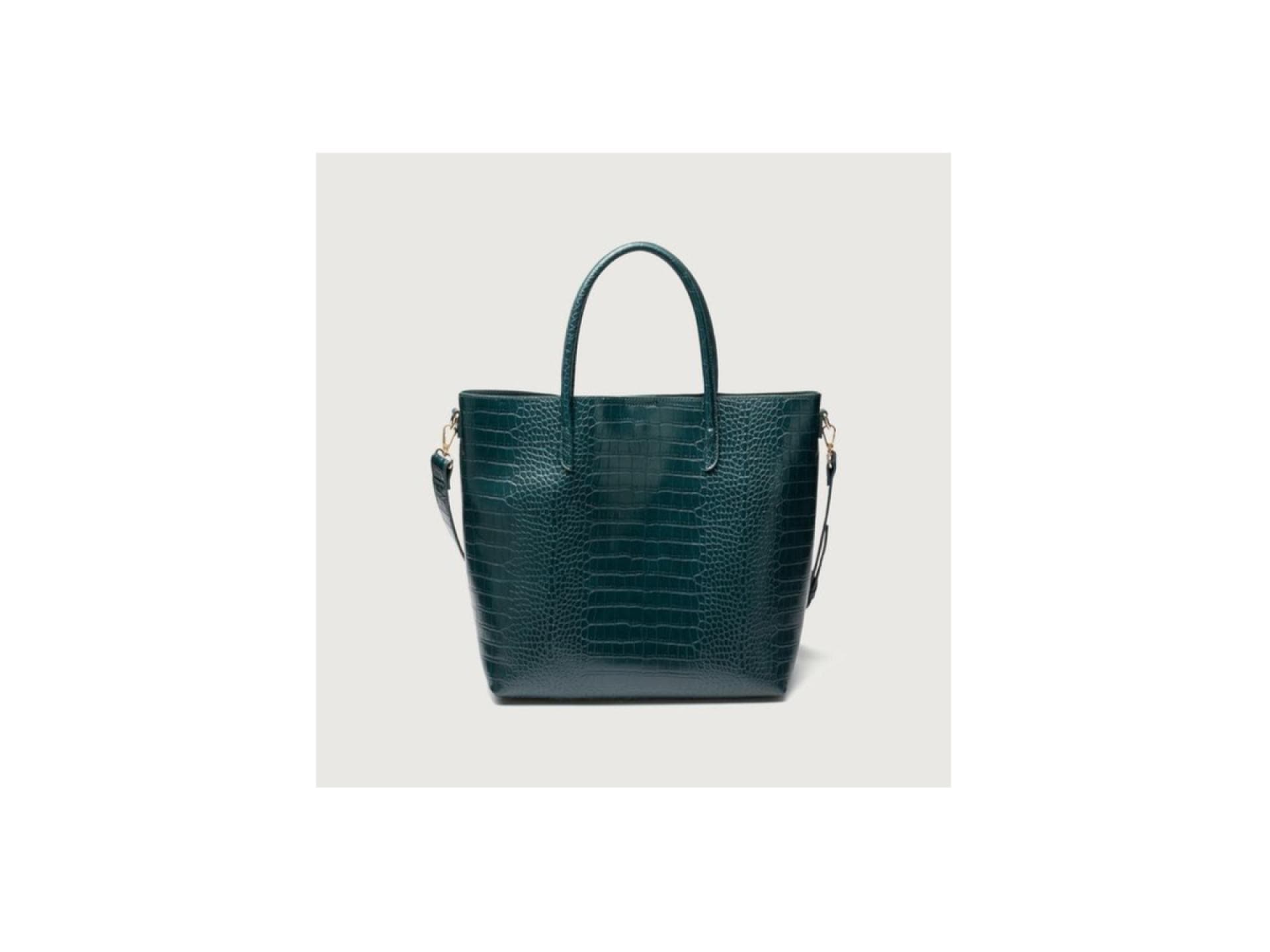 Shopper aus veganem Leder mit Kroko-Prägung von Hallhuber,