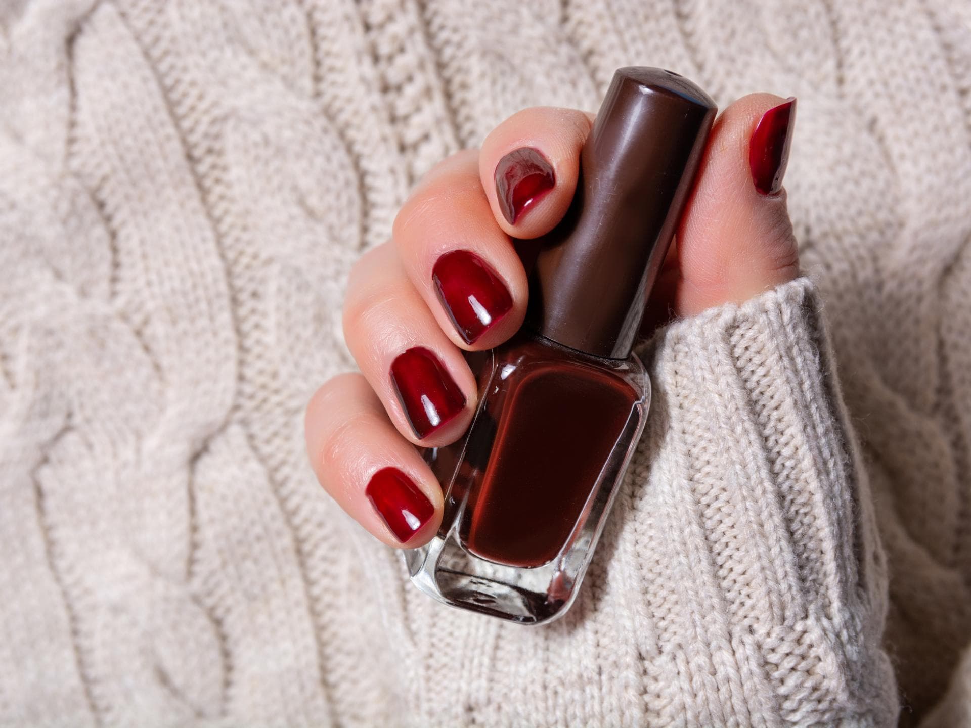 Nagellack Trend Grandpa Nails rote Fingernägel