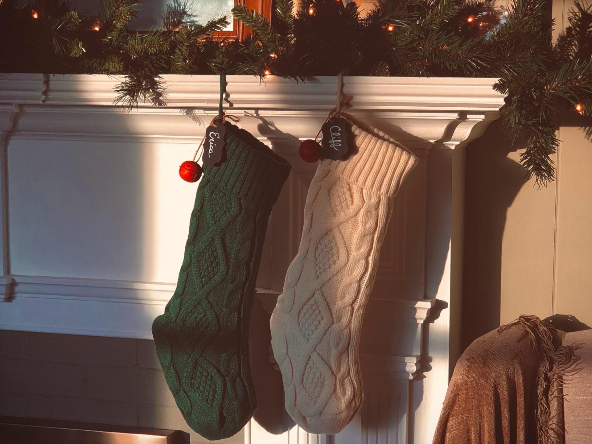 Weihnachtsdeko am Kamin