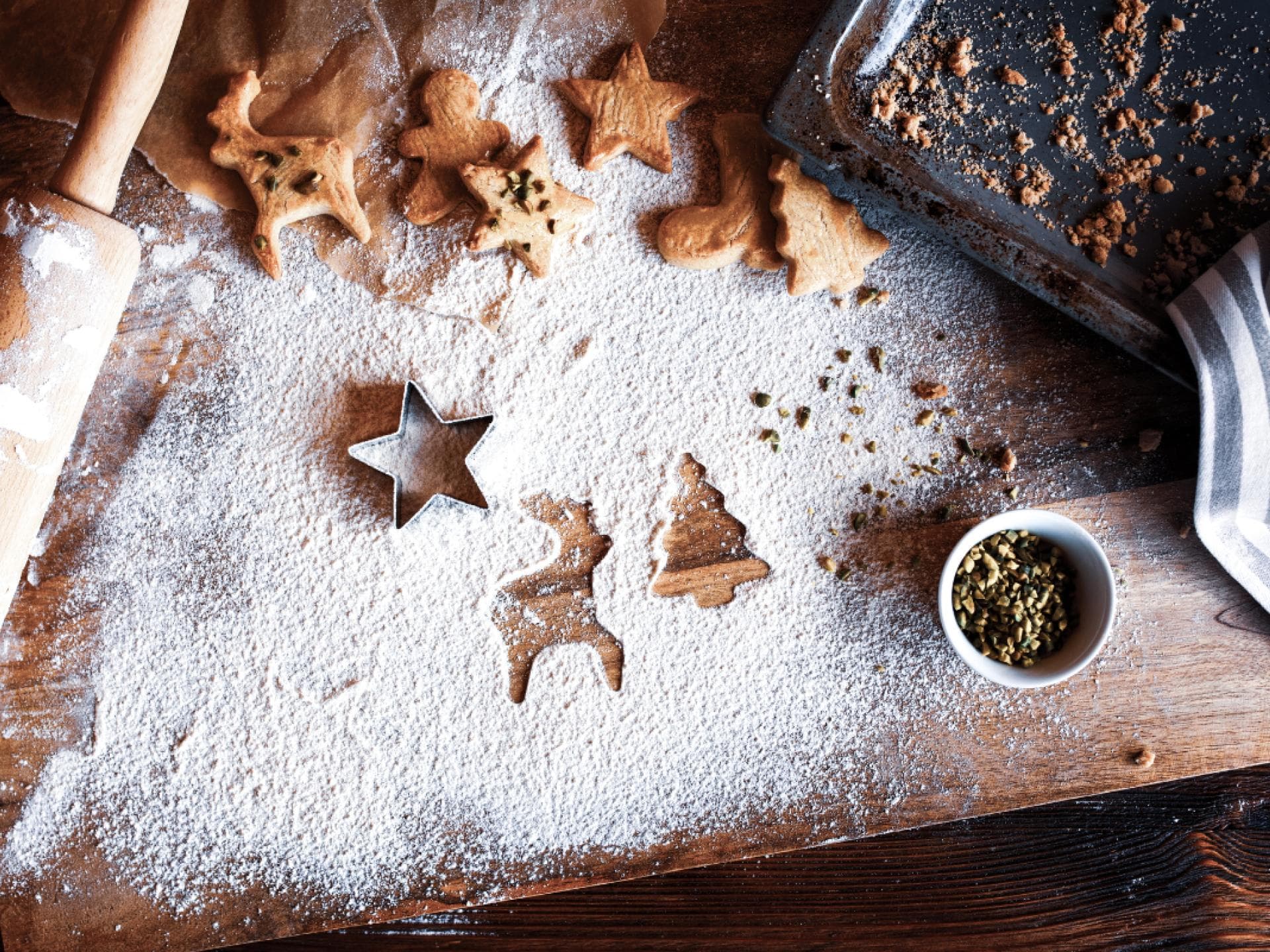 Weihnachtskekse backen
