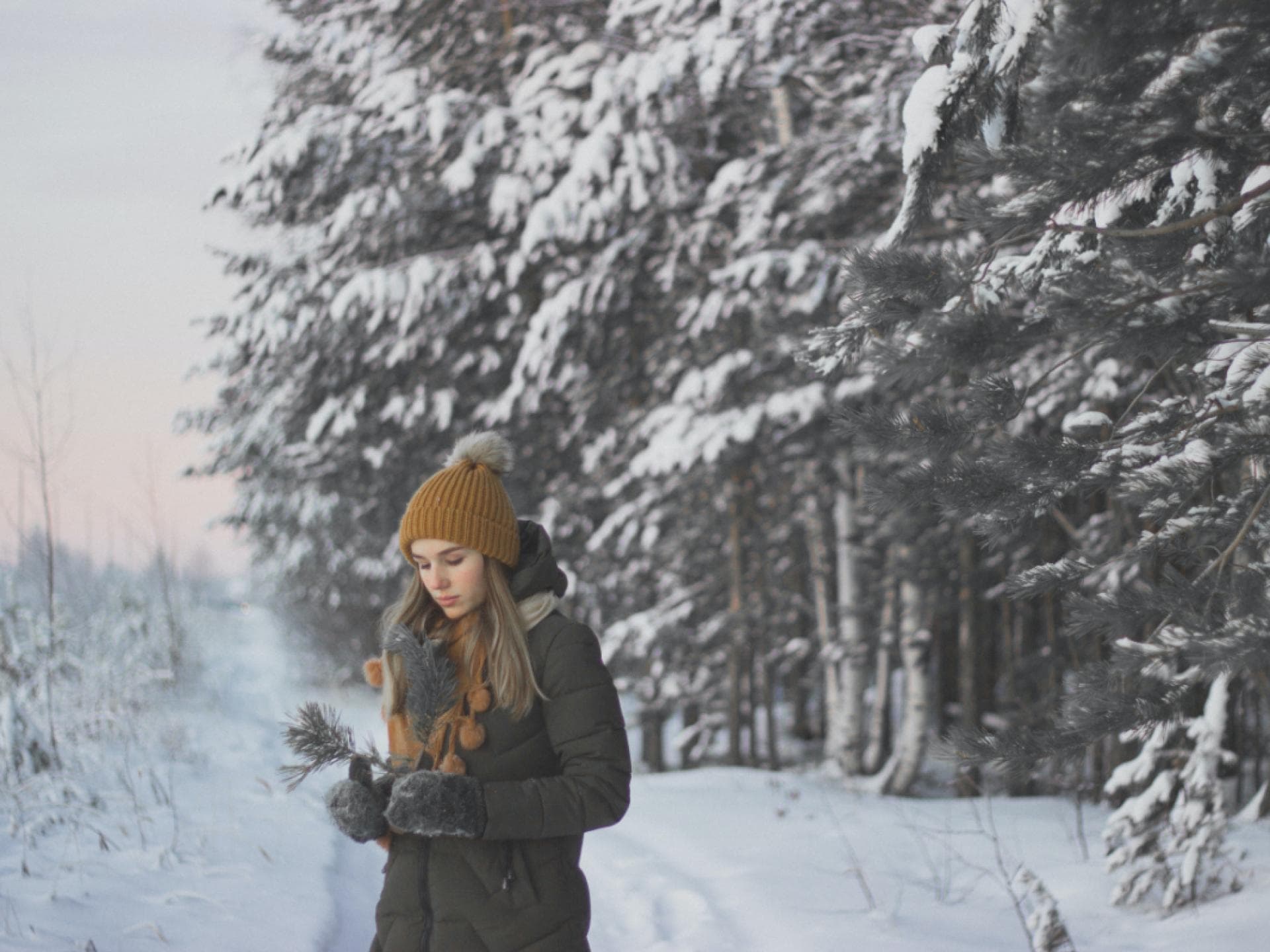 Frau im Schnee