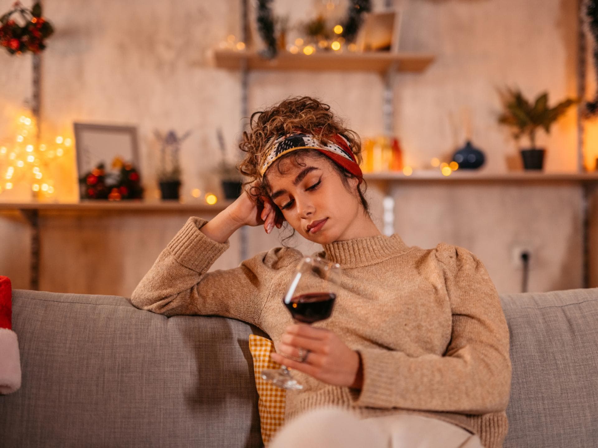 Traurige Frau an Weihnachten