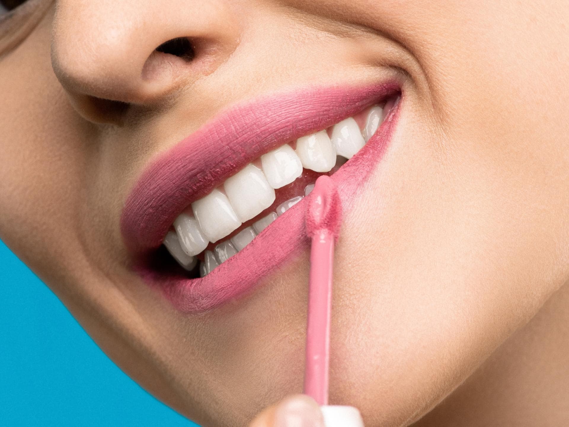 Lippenstift für weiße Zähne