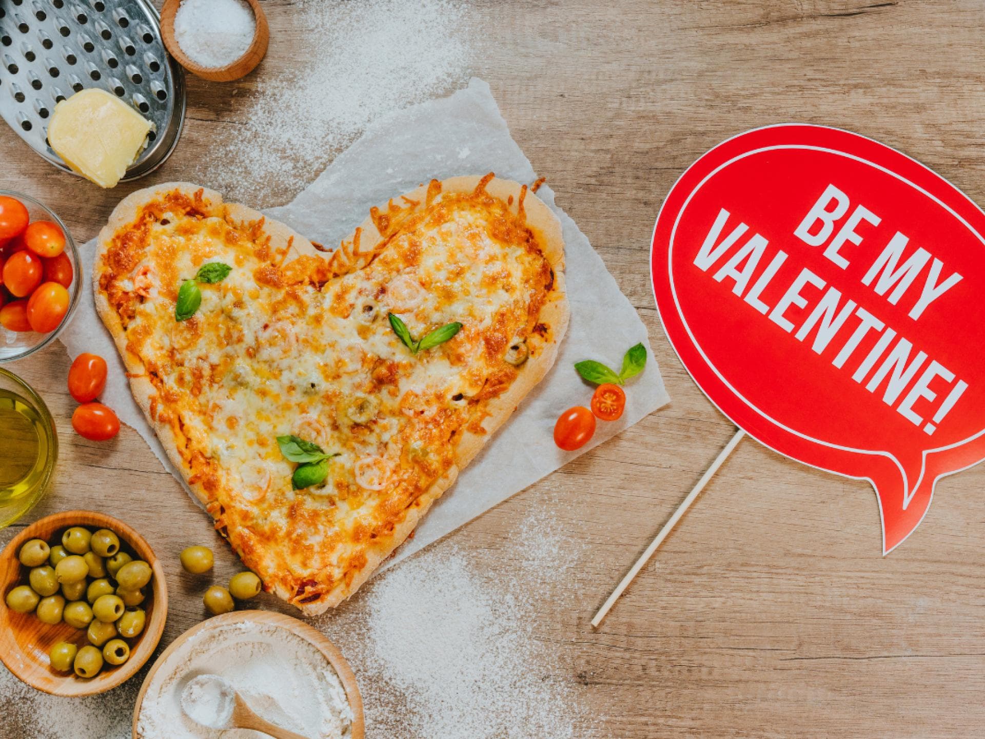 Pizza herzförmig Valentinstag