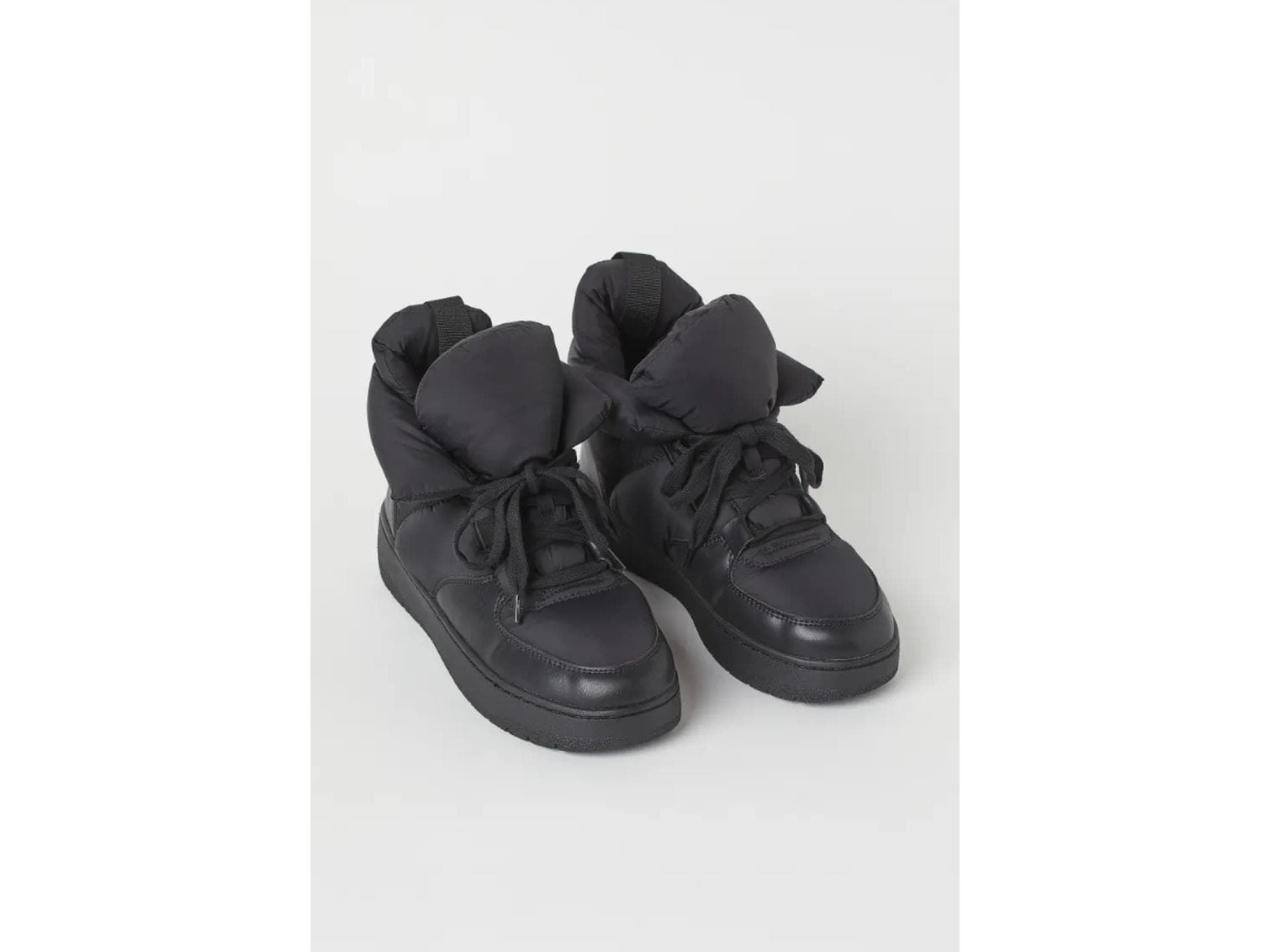 Warm gefütterte Sneaker aus Nylon und Lederimitat mit knöchelhohem Schaft von H&M