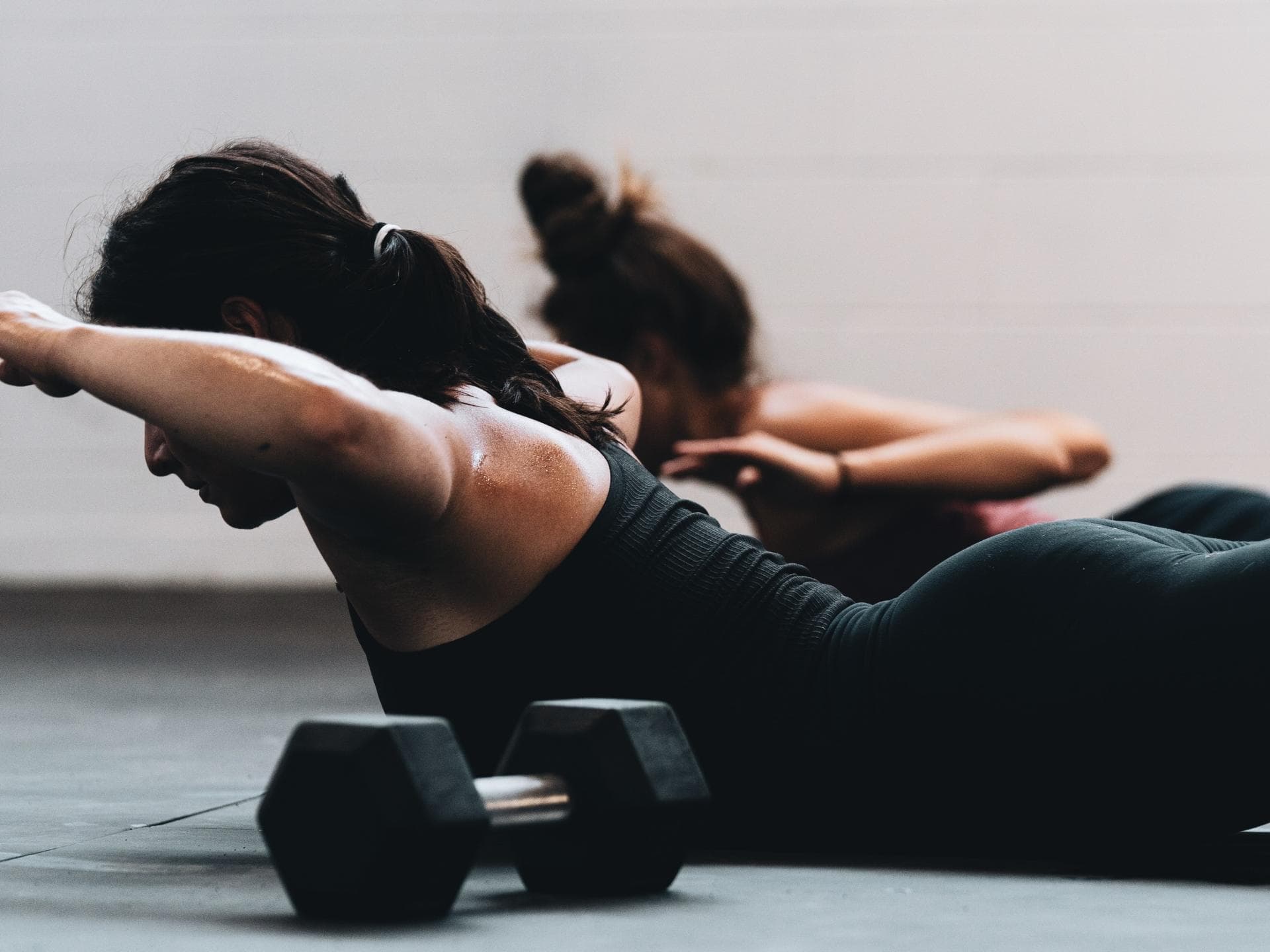 Frauen machen Fitness