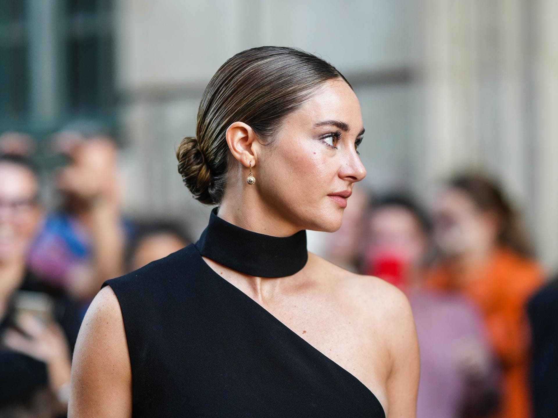 Shailene Woodley mit Low Bun