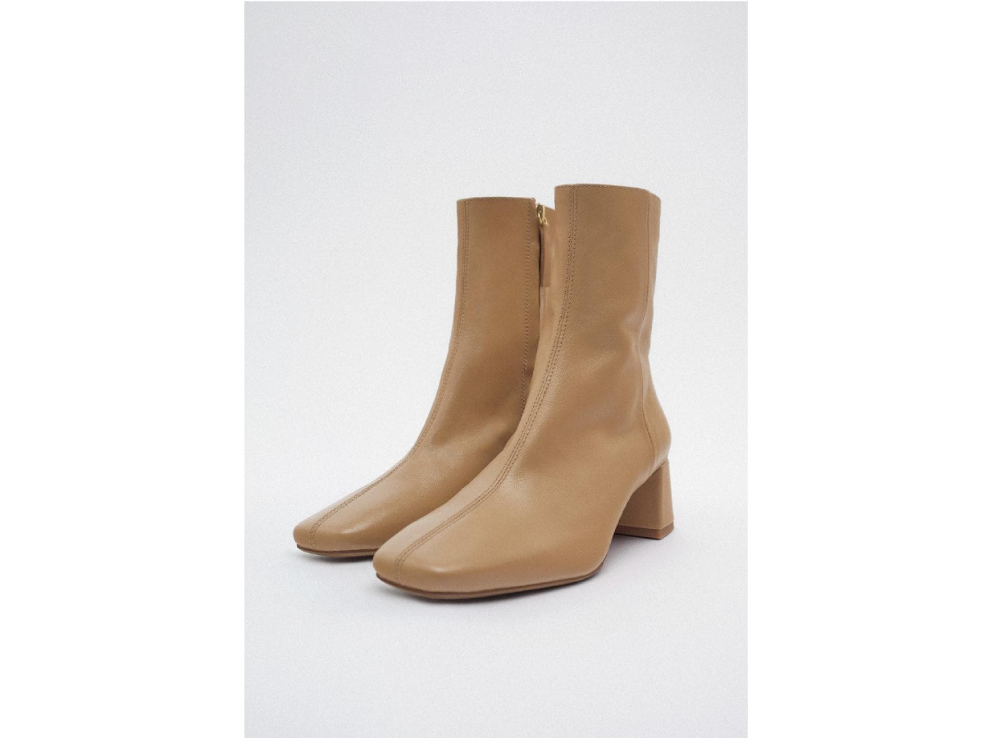 Lederstiefelette mit breitem Absatz von Zara