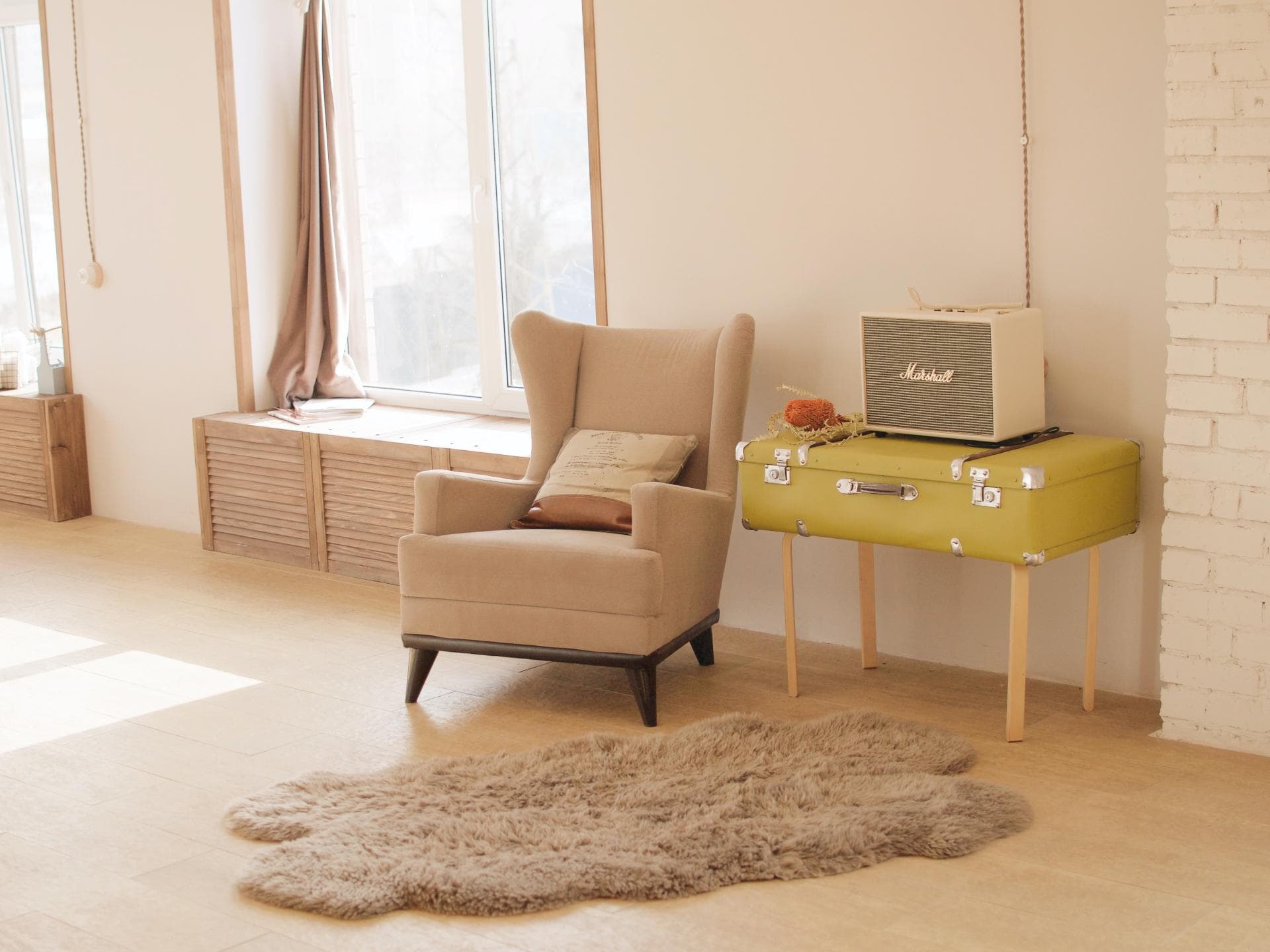 Beiger Sessel