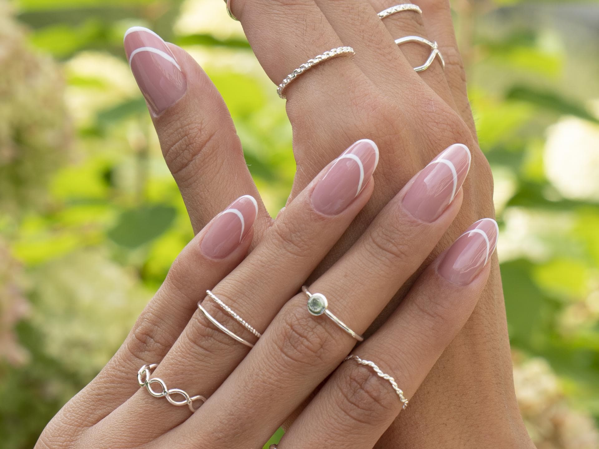 Der Nageltrend "Star French Nails" geht uns nicht aus dem Kopf Double French Nails