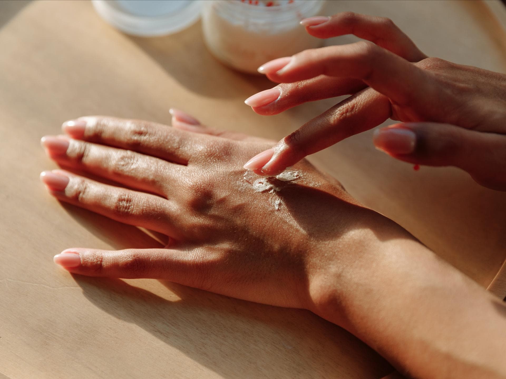 Vaseline für die Fingernägel