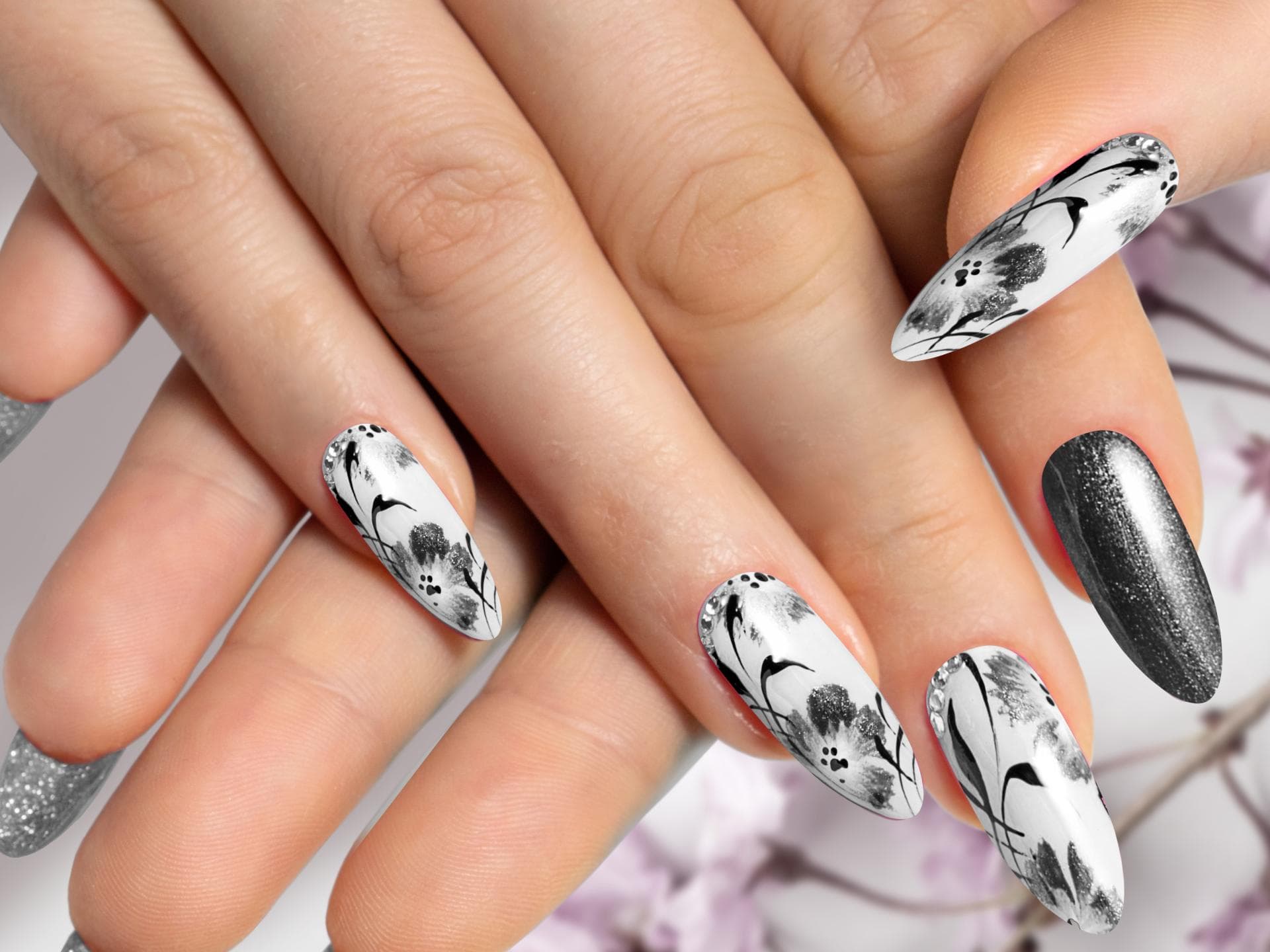 Blumenmuster Nageldesign