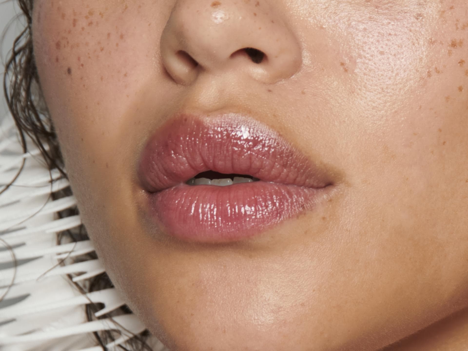 Beauty-Trend 2023: "Vinyl Lips" sorgen für weiche und volle Lippen Lippen