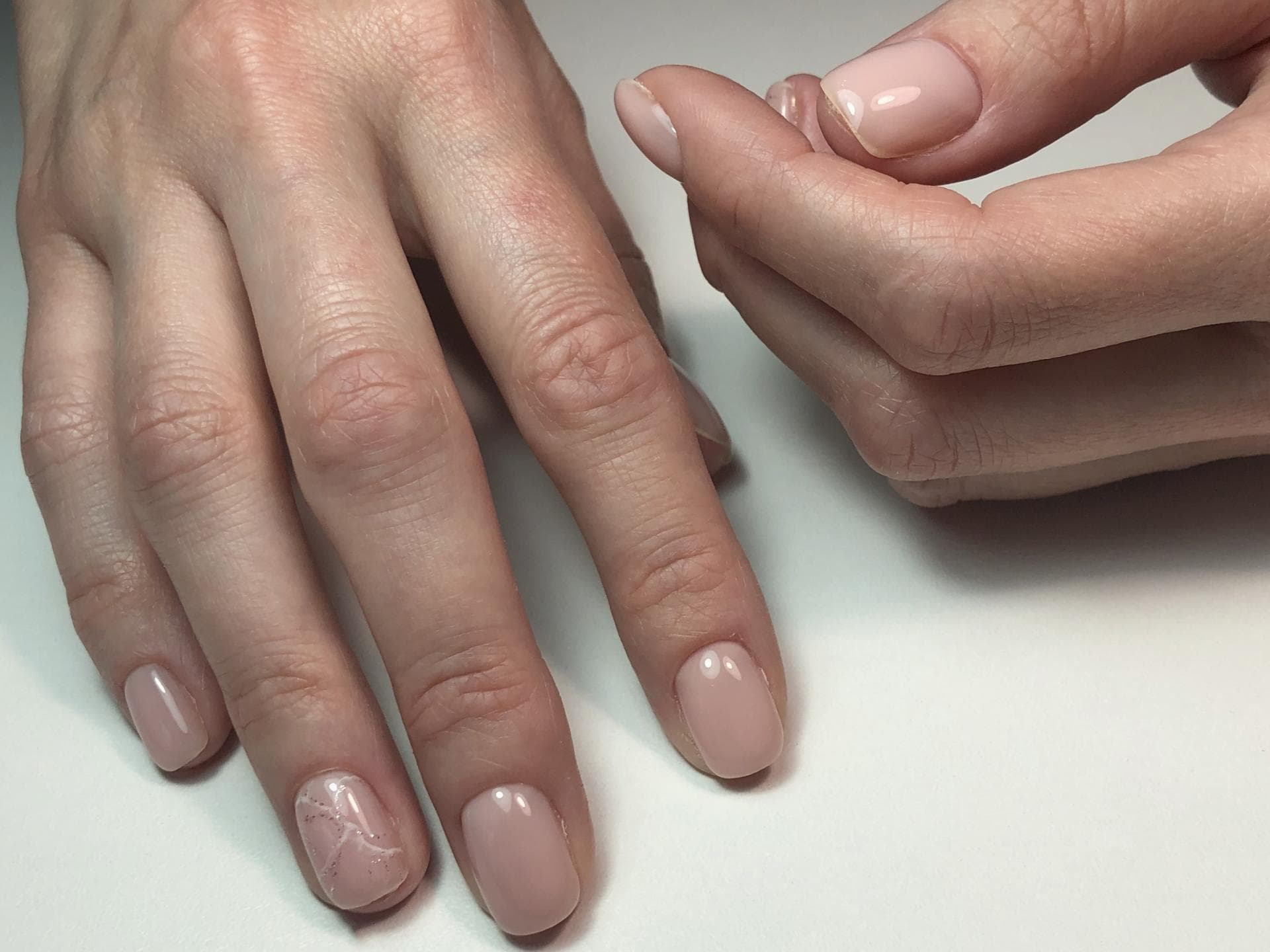Nageltrends Gelee Maniküre Fingernägel schlichte Maniküre