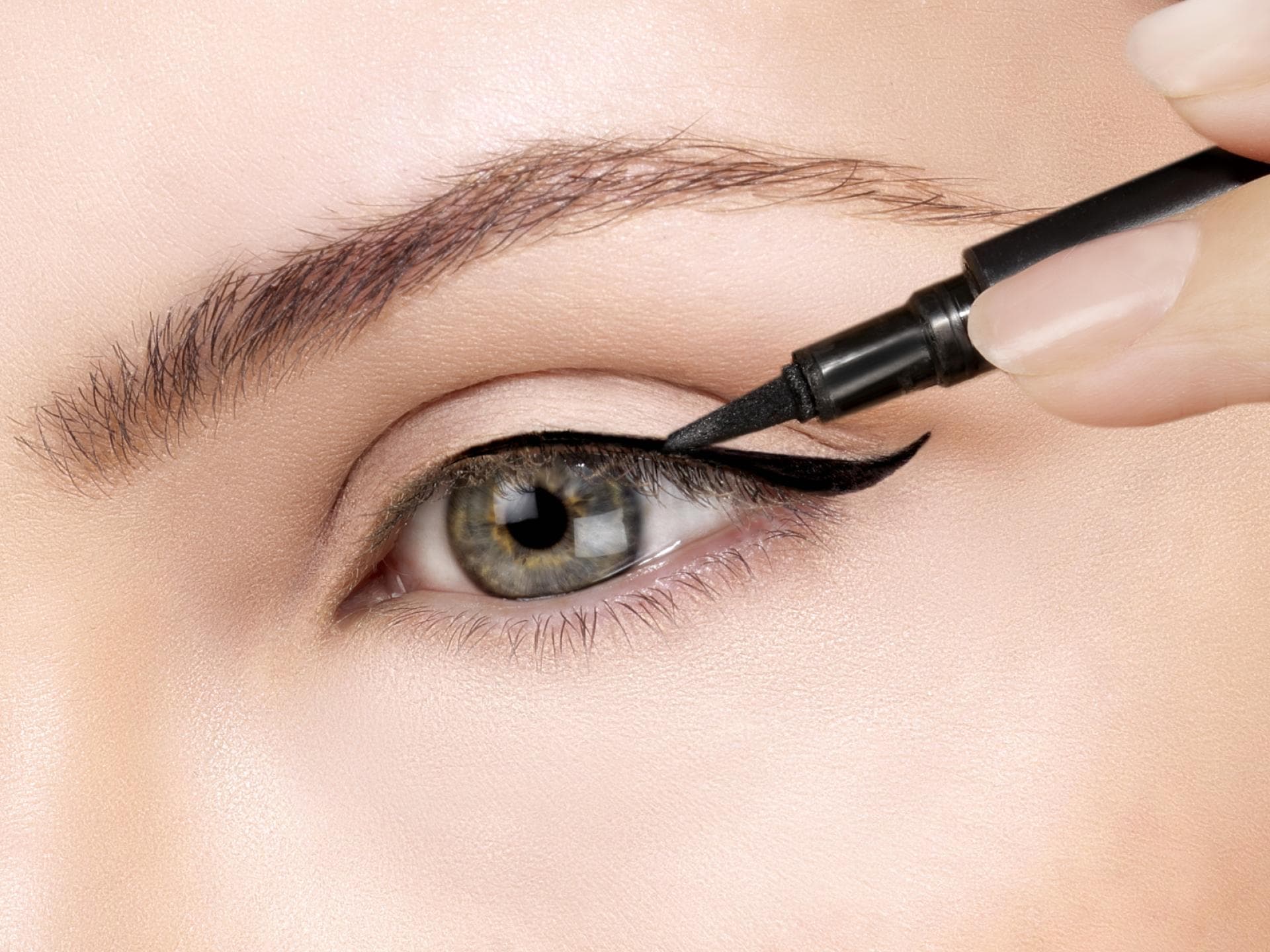 Eyeliner Schlupflider