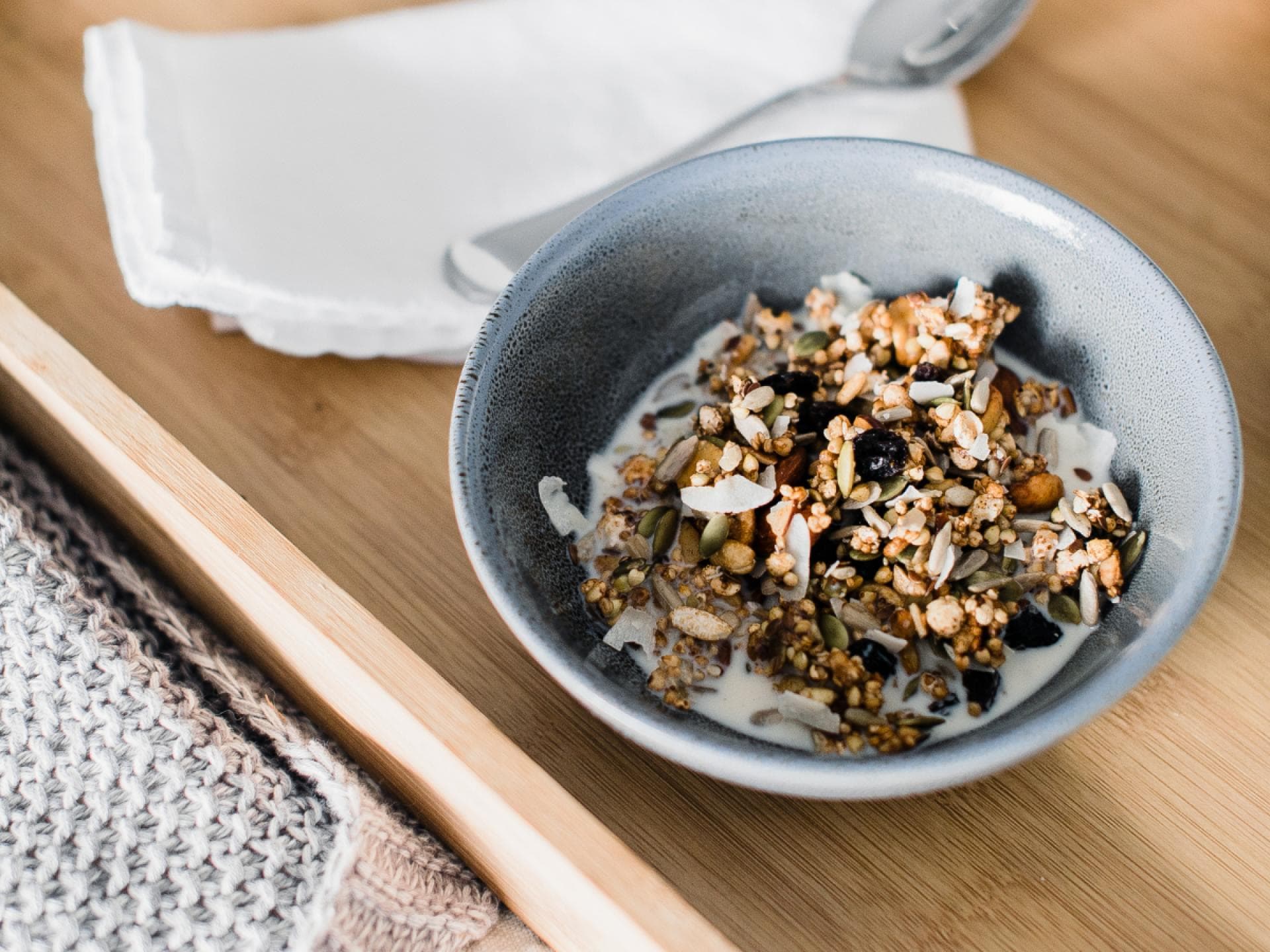 Muesli in einer Schuessel