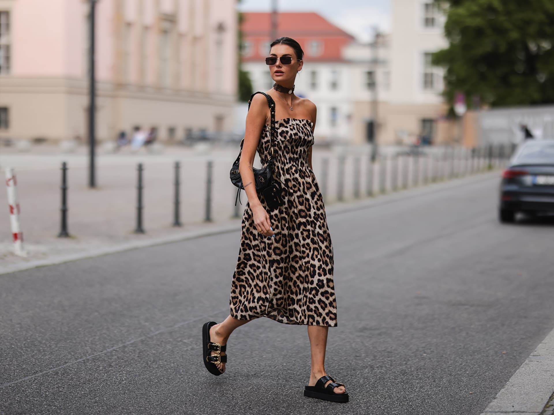 Celine Bethmann im langen Kleid 