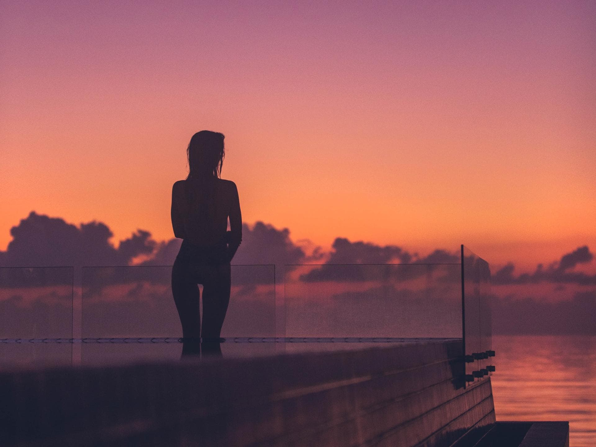 Horoskop heute: Dein Tageshoroskop am 12. Dezember 2024 Frau mit Mond