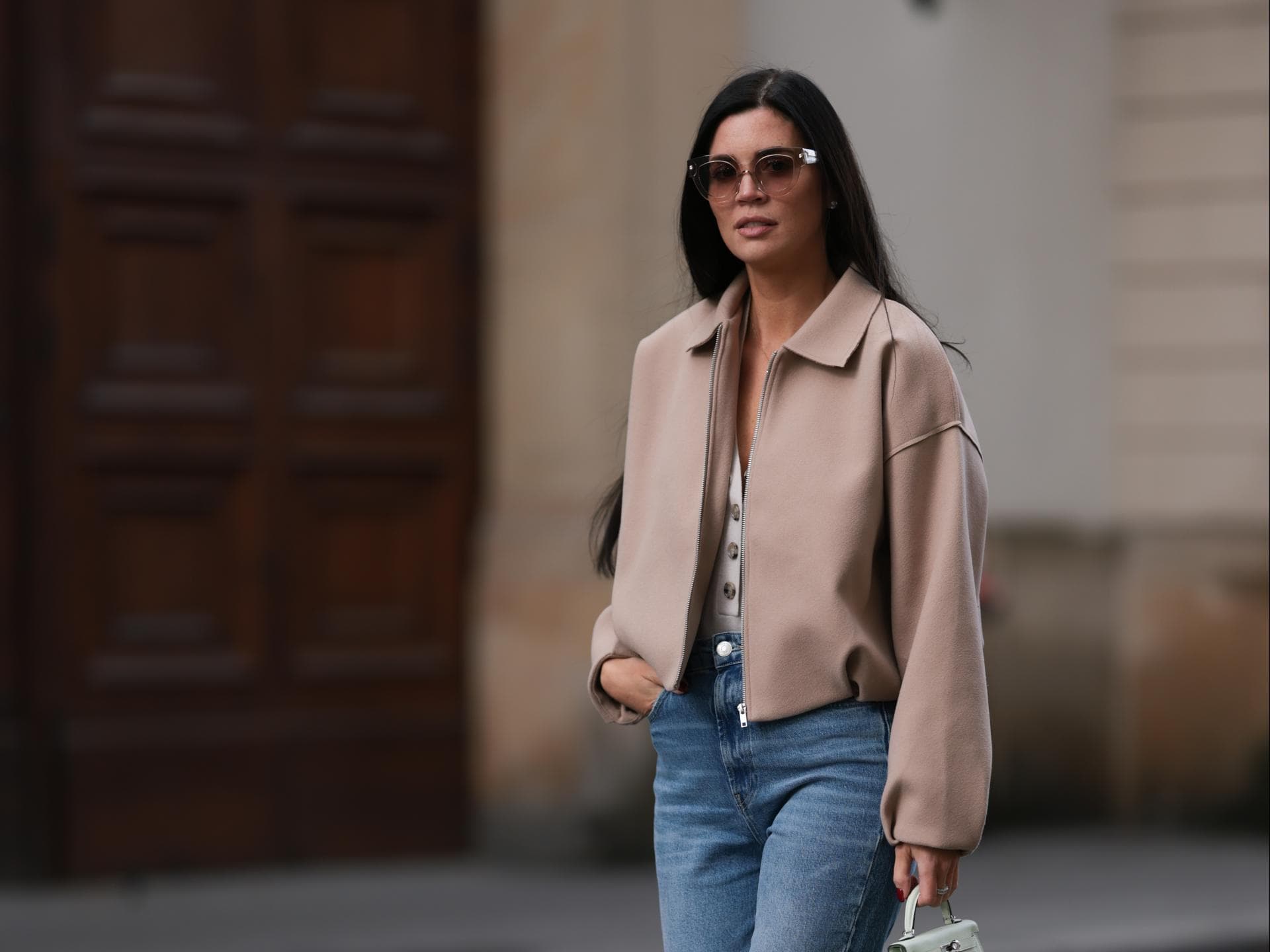 Statt Trenchcoat: Diese beigefarbene Trend-Jacke von Zara tragen alle im Herbst Beige Bomberjacke