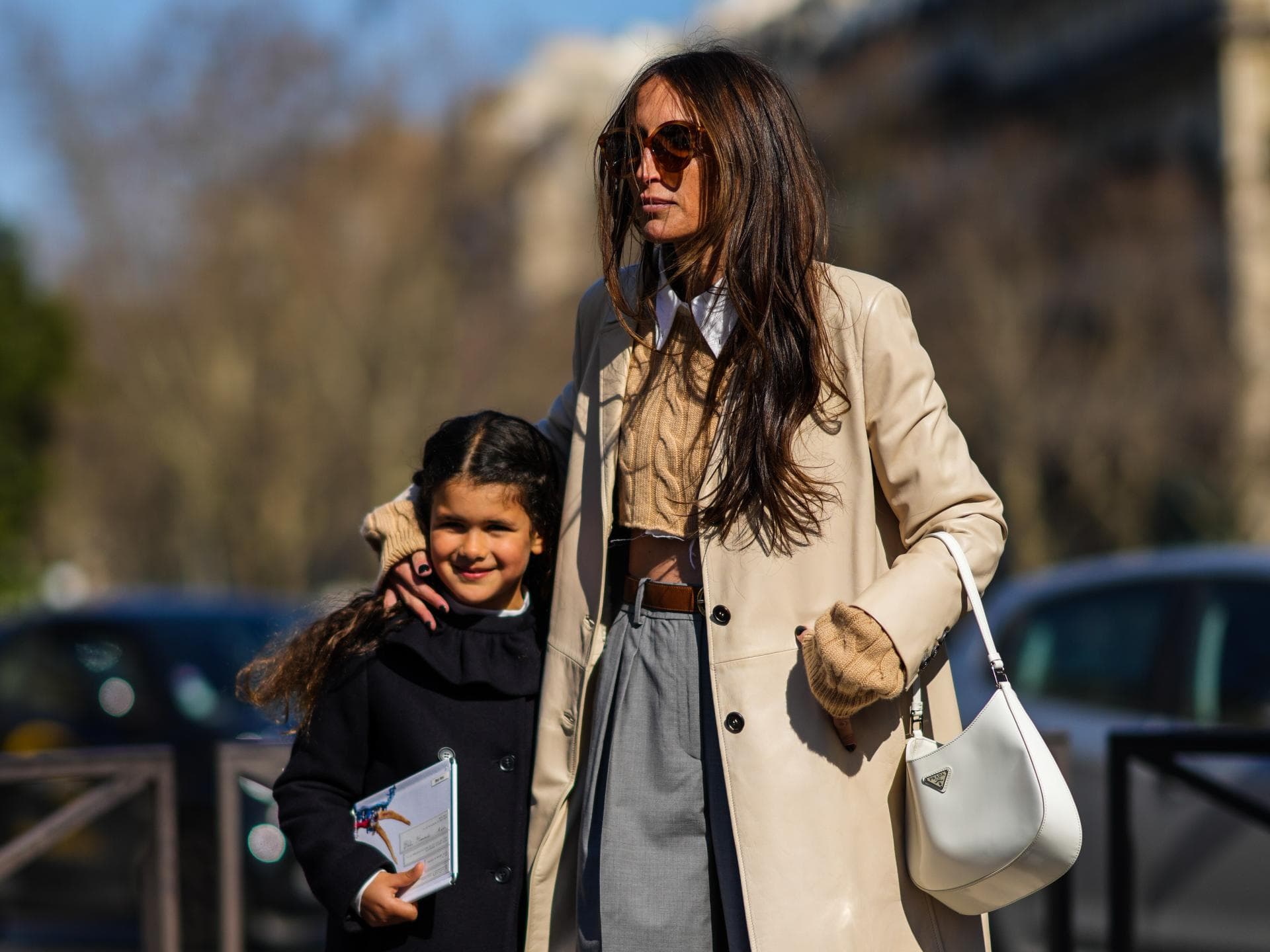 3 Mama-Tochter-Looks, die Modeherzen zum Schmelzen bringen Mutter und Tochter Streetstyle