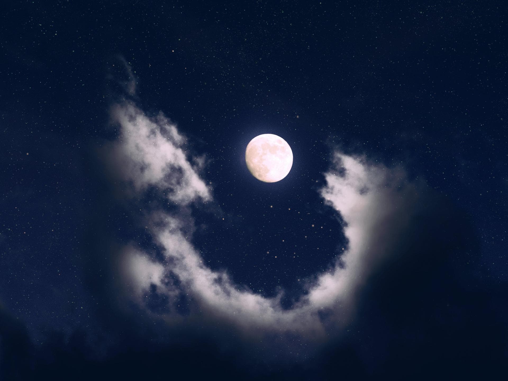 Heller Mond am Nachthimmel