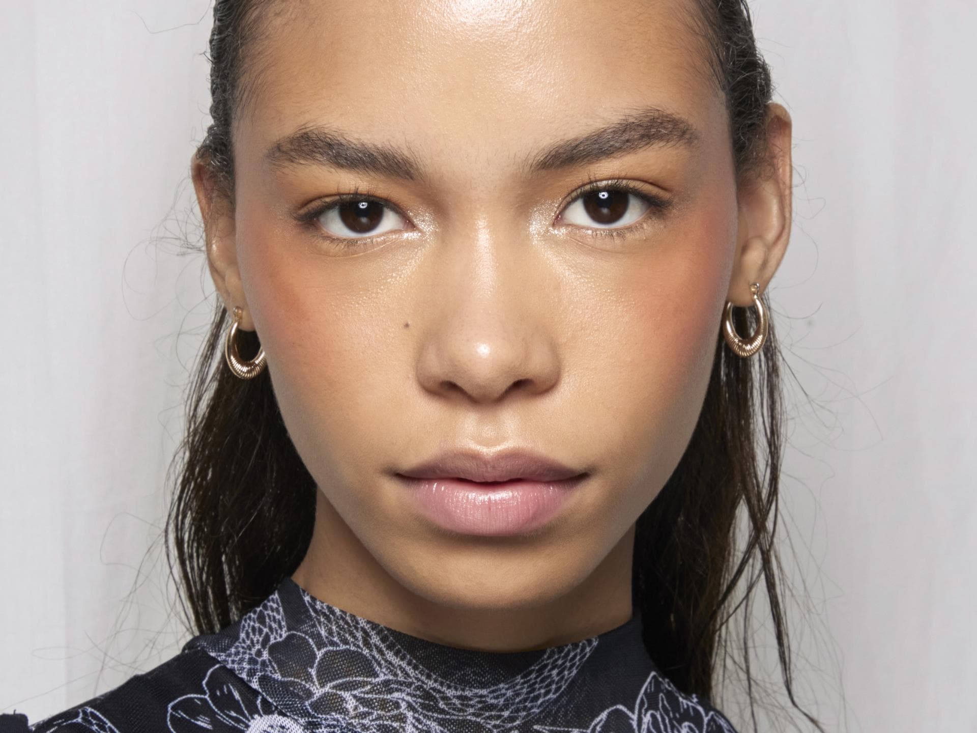 Das perfekte Make-up zum valentinstag 2026: Die schönsten Looks zum Nachschminken