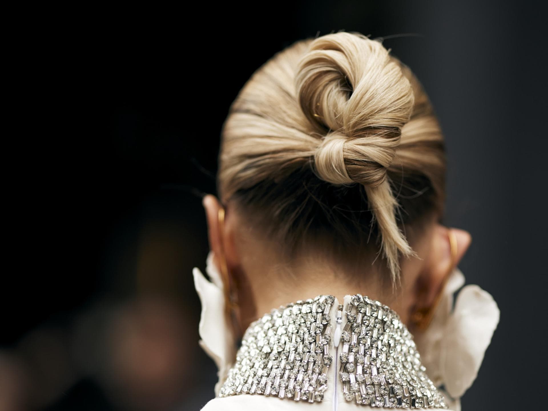 Artsy Bun Trendfrisur 2024