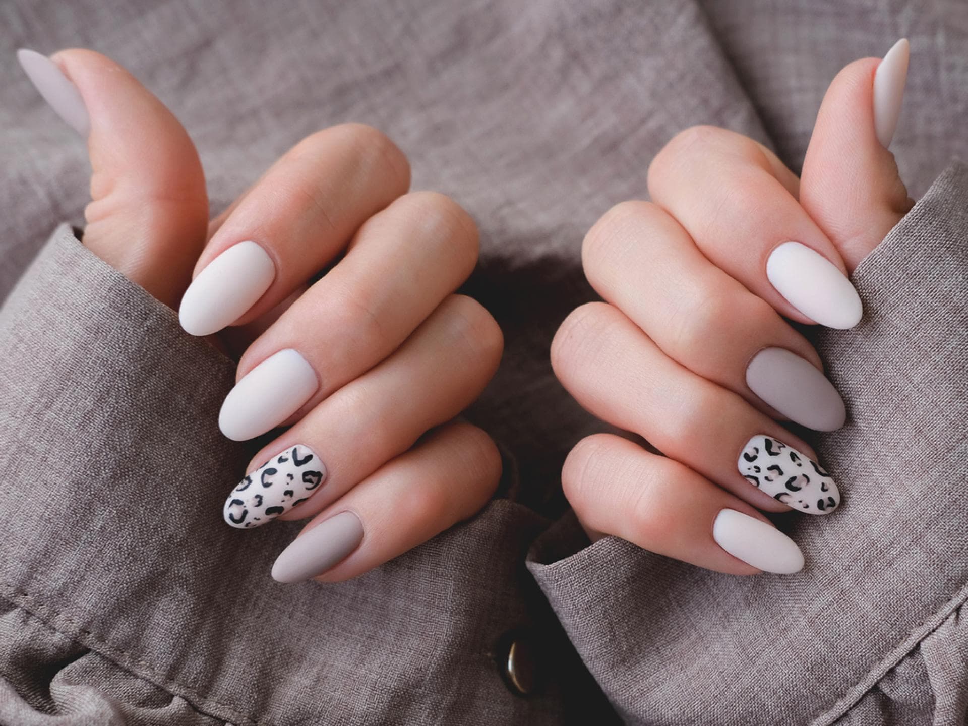 Fingernägel mit Leopardenmuster