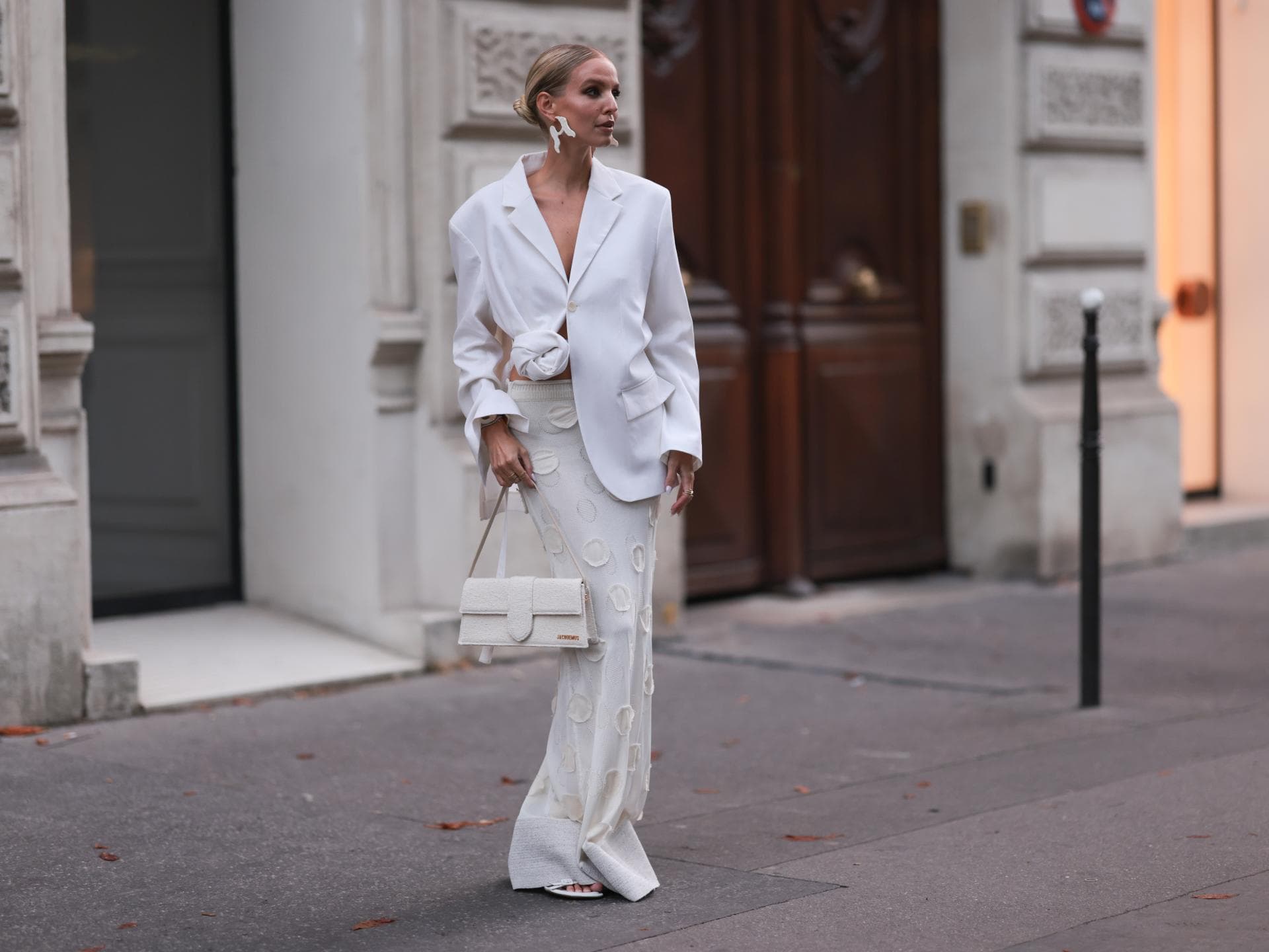 Leonie Hanne in weißem Outfit