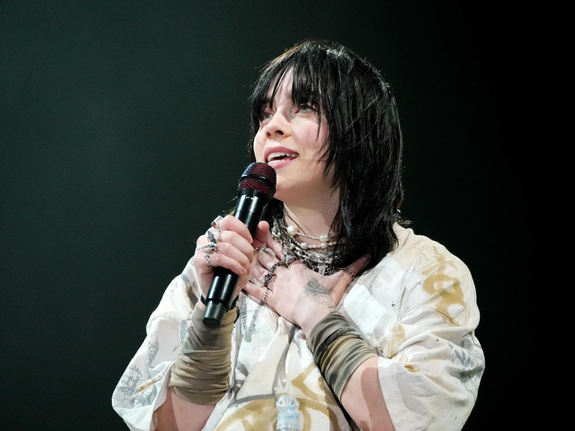 Billie Eilish Wolfcut