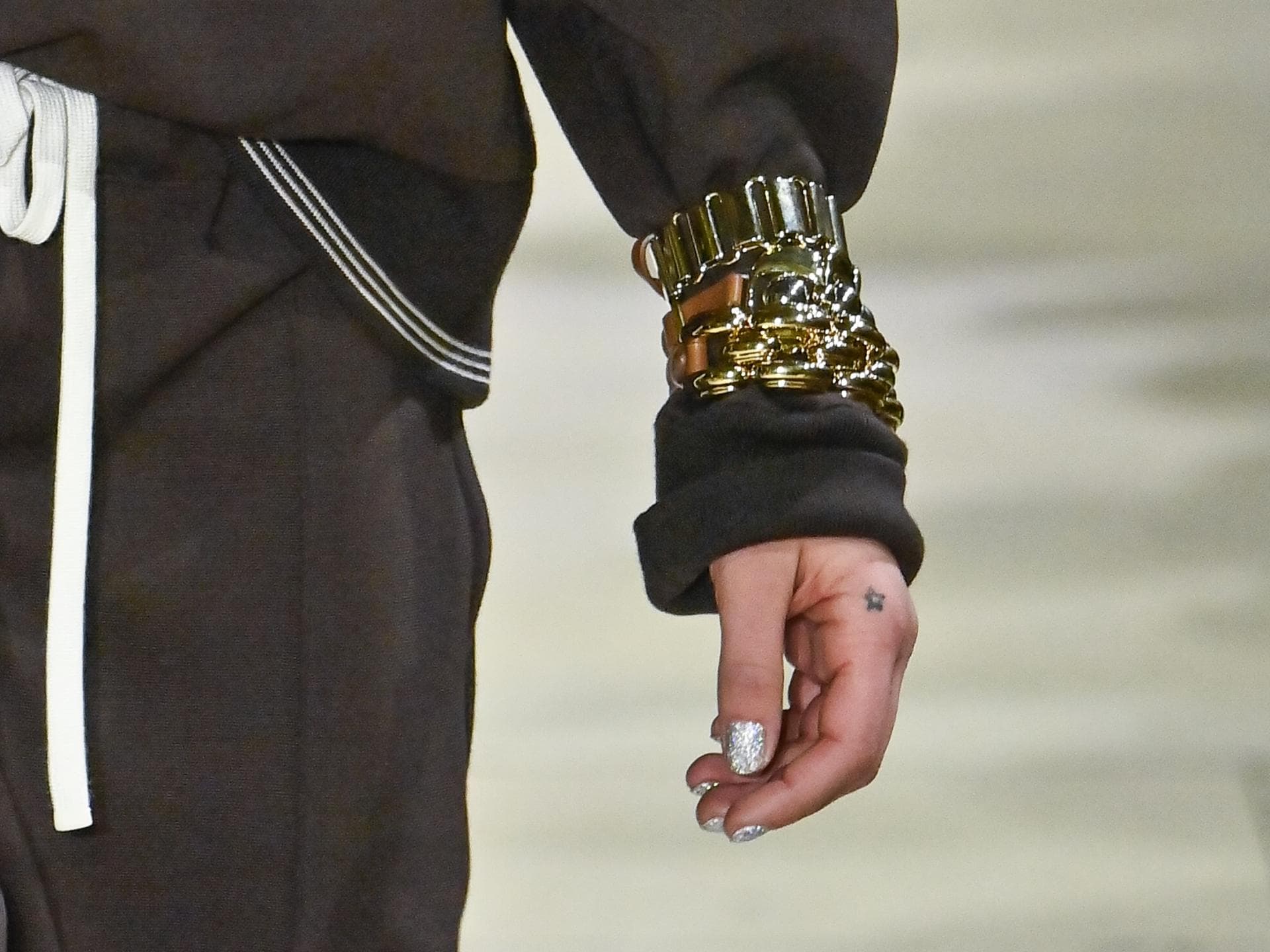 Dieser Nagellack Trend vom Laufsteg hält bombenfest