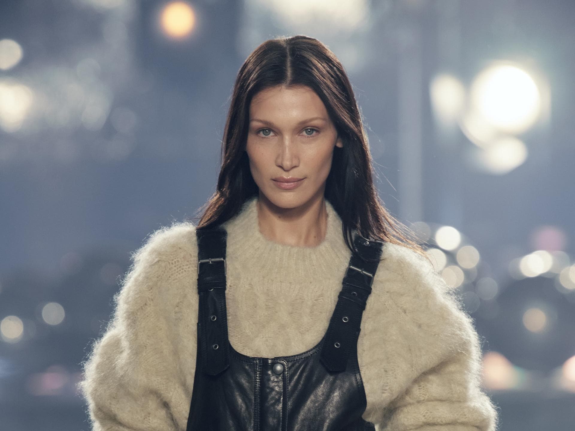 Fans sind überrascht: So sieht Bella Hadid mit blonden Haaren aus Fans sind überrascht: So sieht Bella Hadid mit blonden Haaren aus