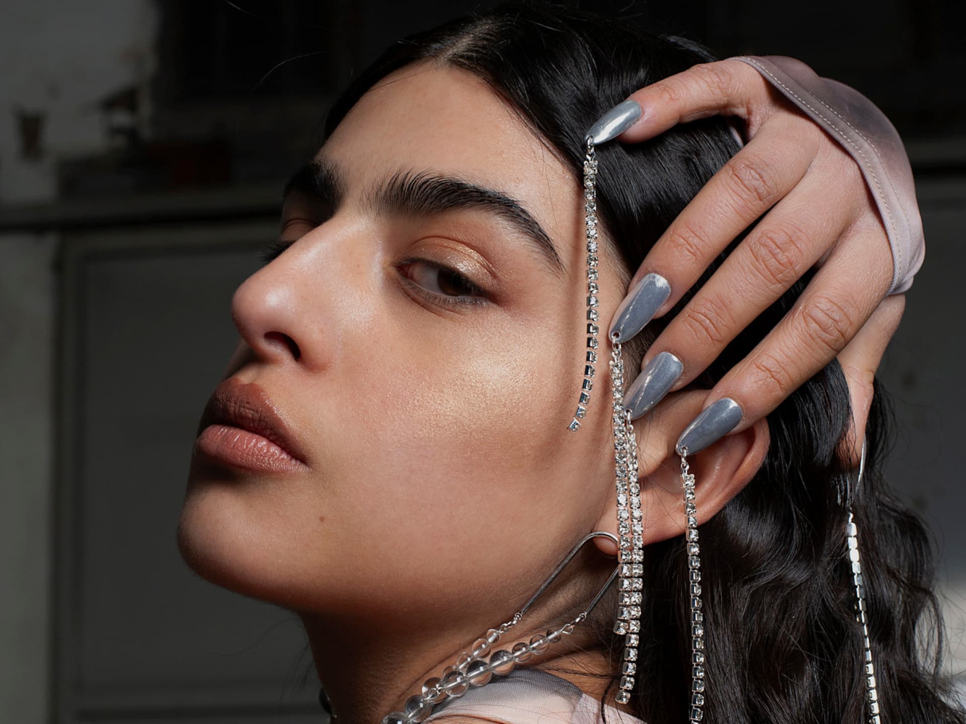 Silber-Nägel sind 2026 unser liebstes Schmuckstück