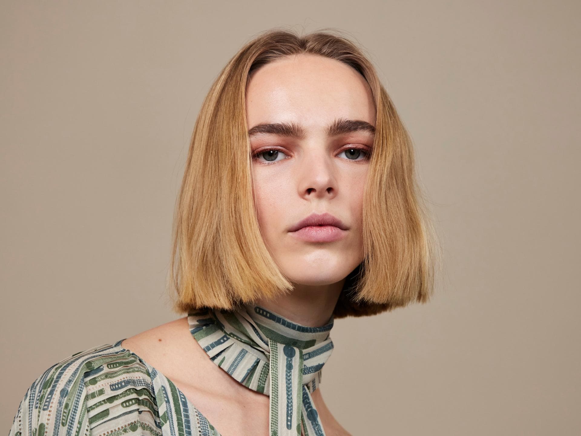 Frau mit Bob Frau mit Bob