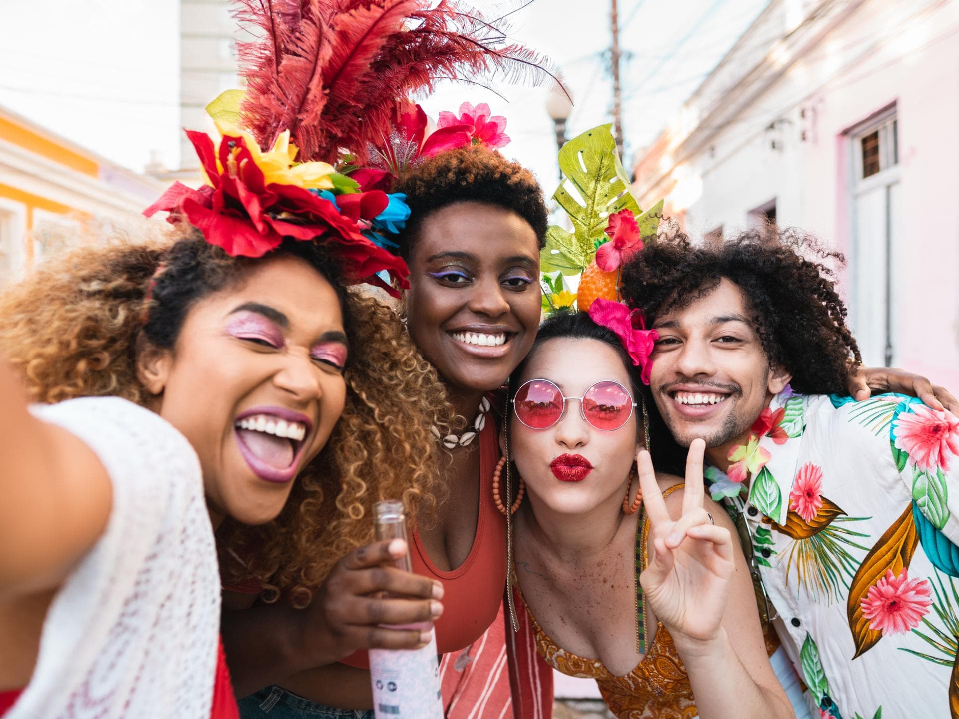 Eine Gruppe feiert Karneval