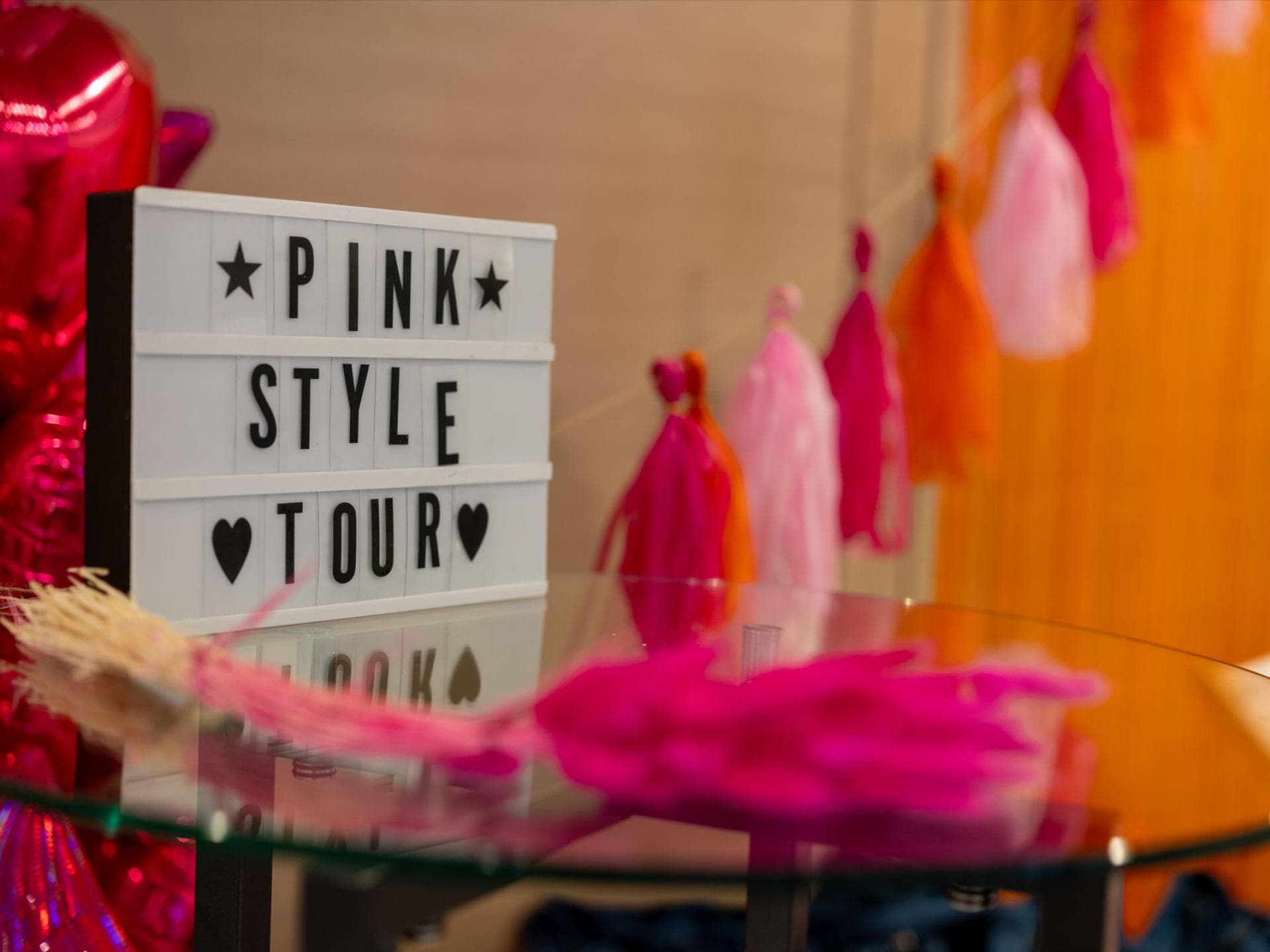 Pink Style Tour