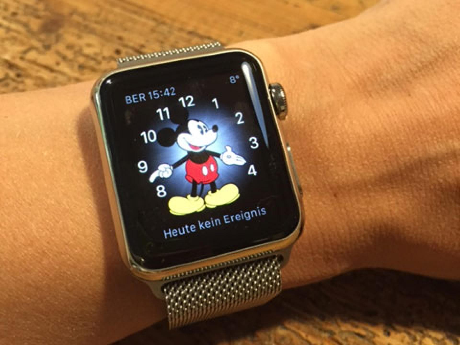 mickey-mouse-2033757.jpg