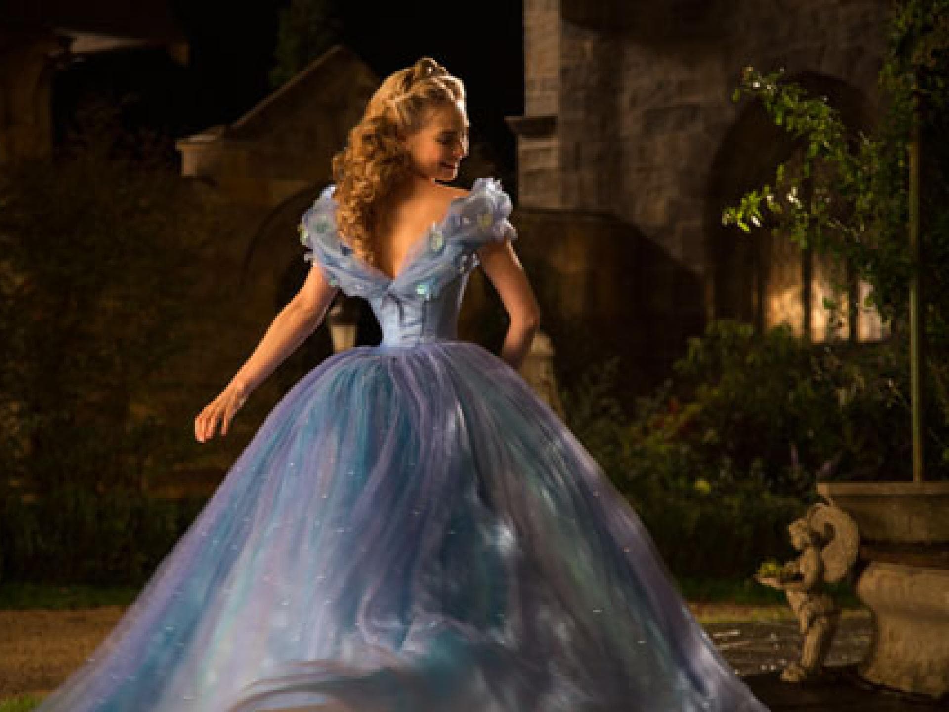 cinderella-kleid-480-2024450.jpg