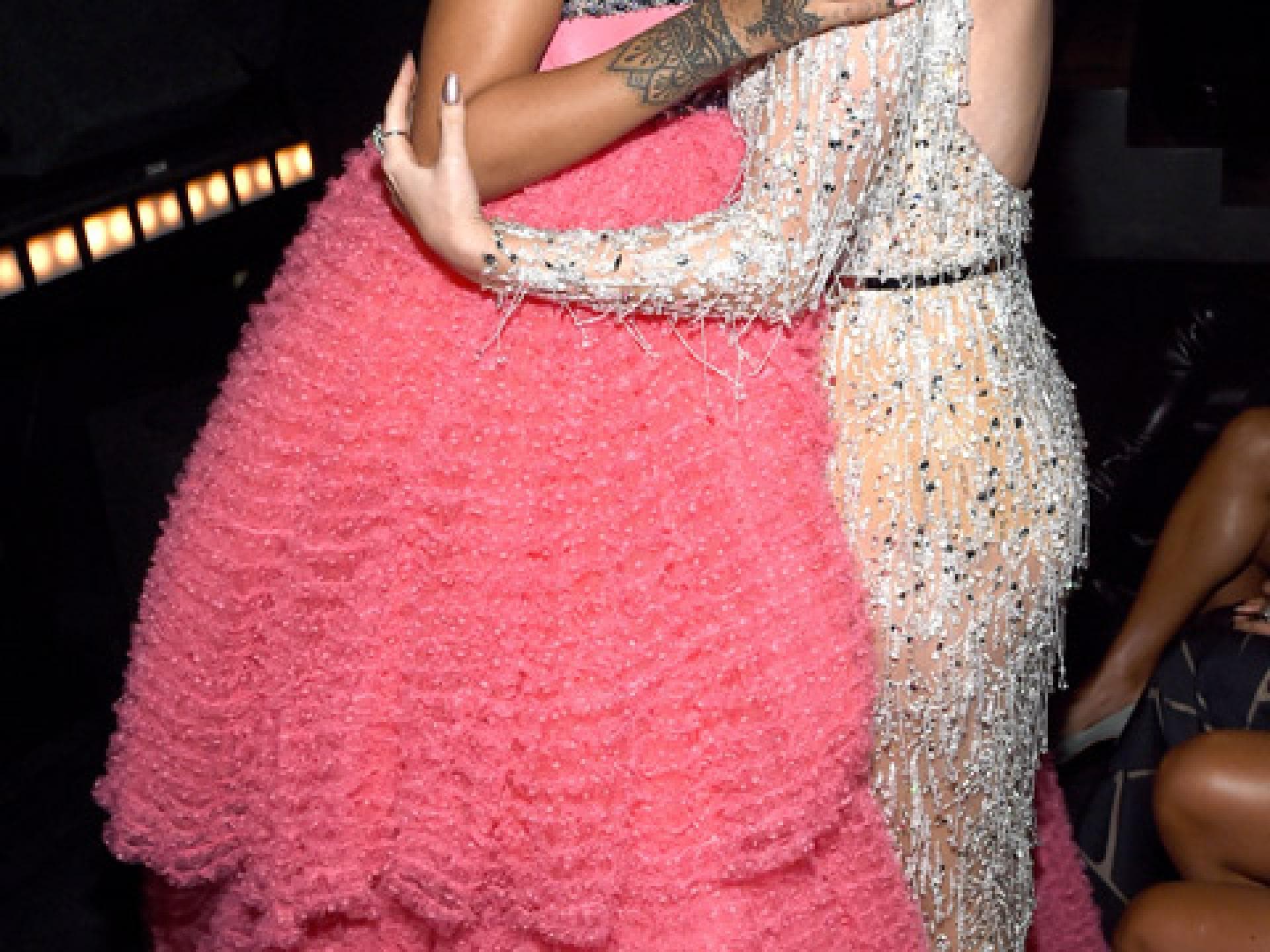 rihannas-kleid-evrschluckt-katy-2025953.jpg