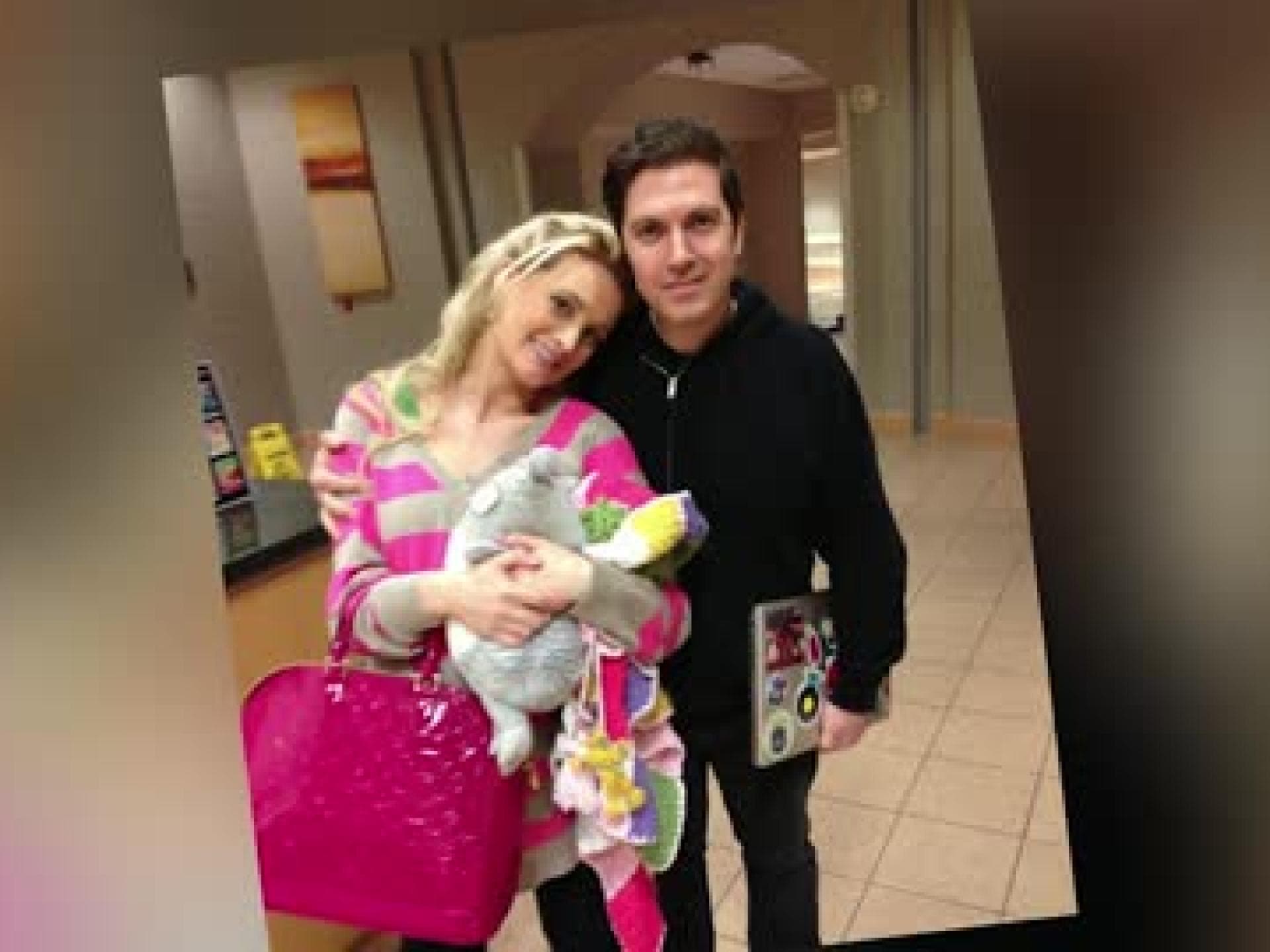 stars-die-ihre-babys-bei-twitter-zeigen-480x270-1766451.jpg stars-die-ihre-babys-bei-twitter-zeigen-480x270-1766451.jpg