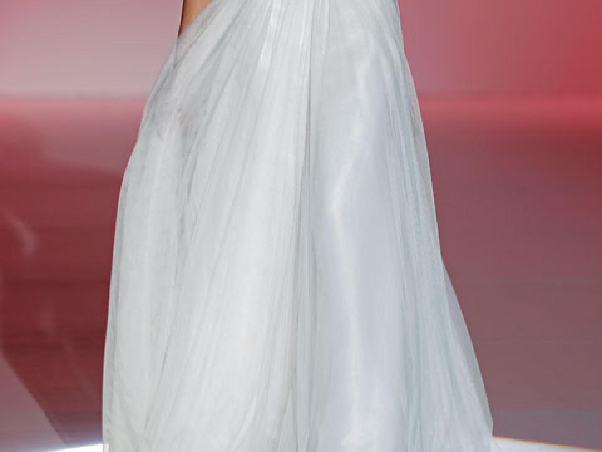 h-laguna-wedding-gown-2005136.jpg
