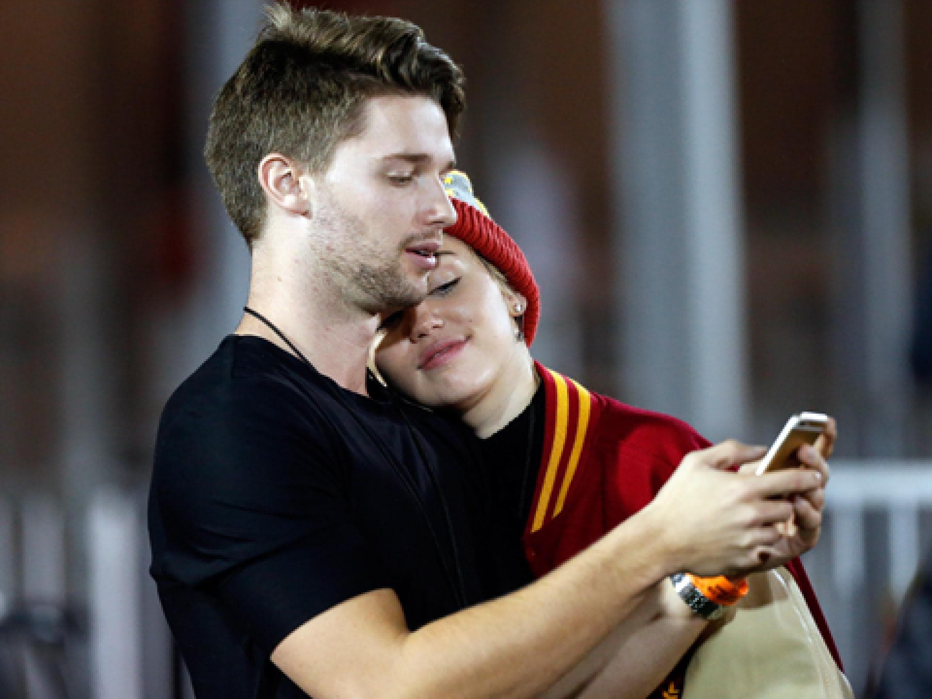 miley-cyrus-datet-patrick-schwarzenegger-2002719.jpg miley-cyrus-datet-patrick-schwarzenegger-2002719.jpg