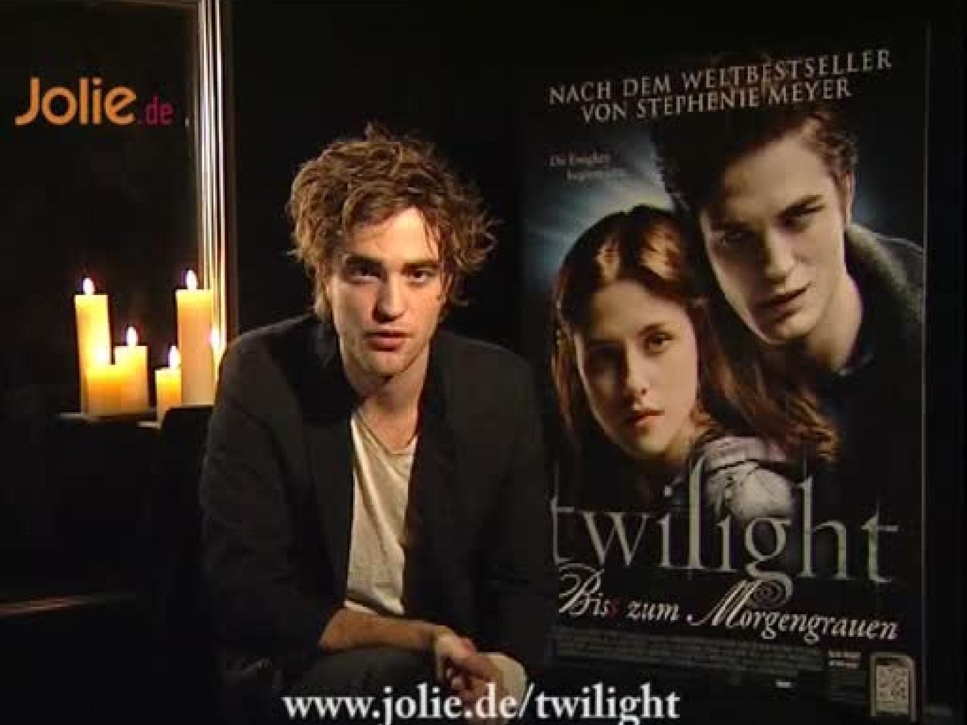 robert-pattinson-gruesst-die-jolie-de-leserinnen-512x410-1260502.jpg