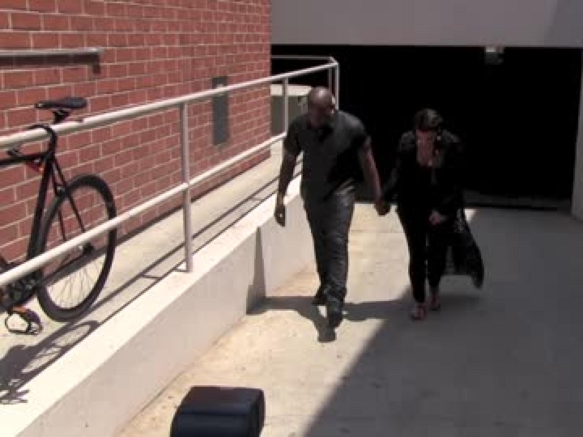 kanye-west-uebersieht-ein-strassenschild-480x270-1800478.jpg