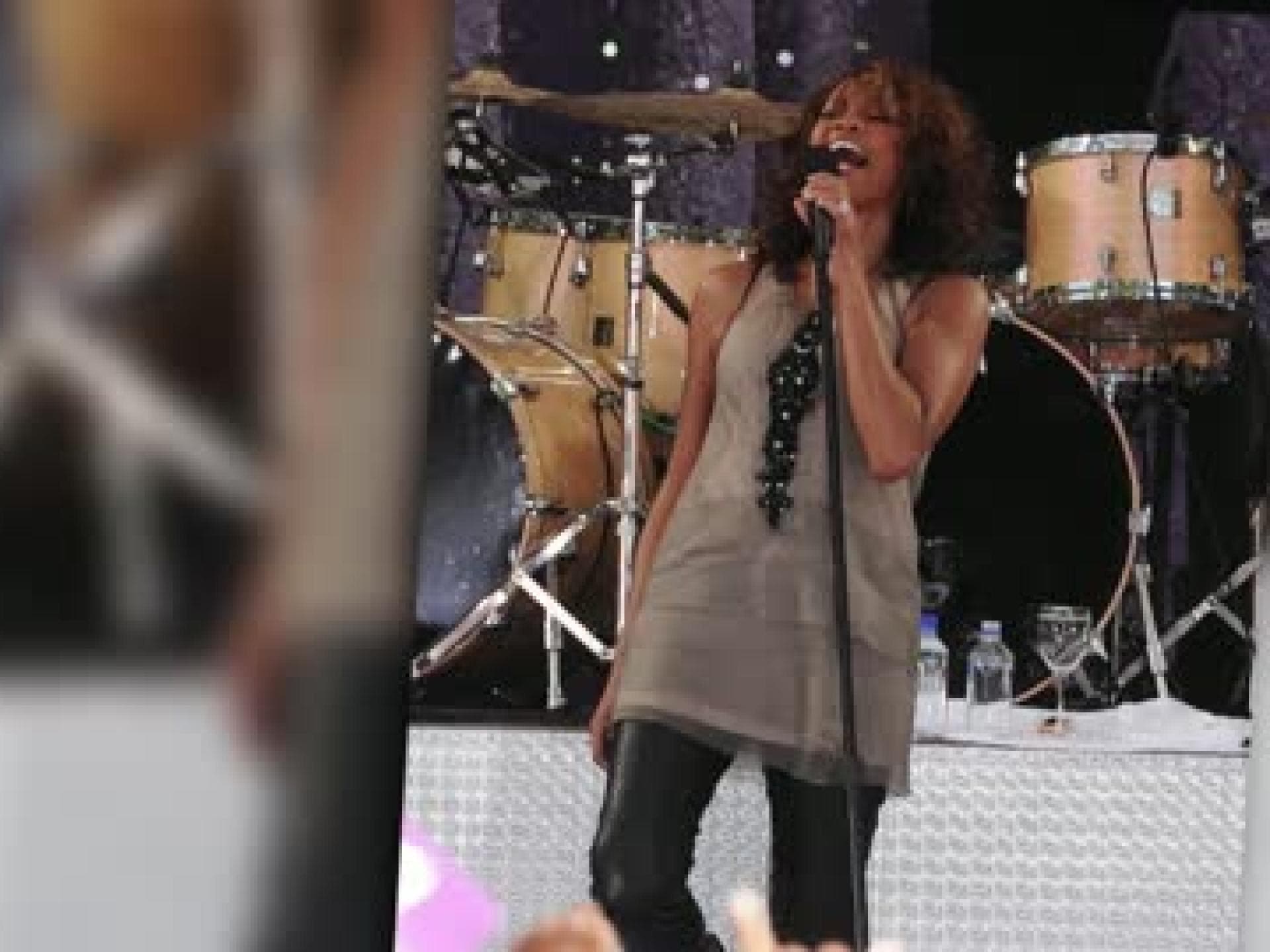 whitney-houstons-leben-im-video-480x270-1534468.jpg whitney-houstons-leben-im-video-480x270-1534468.jpg