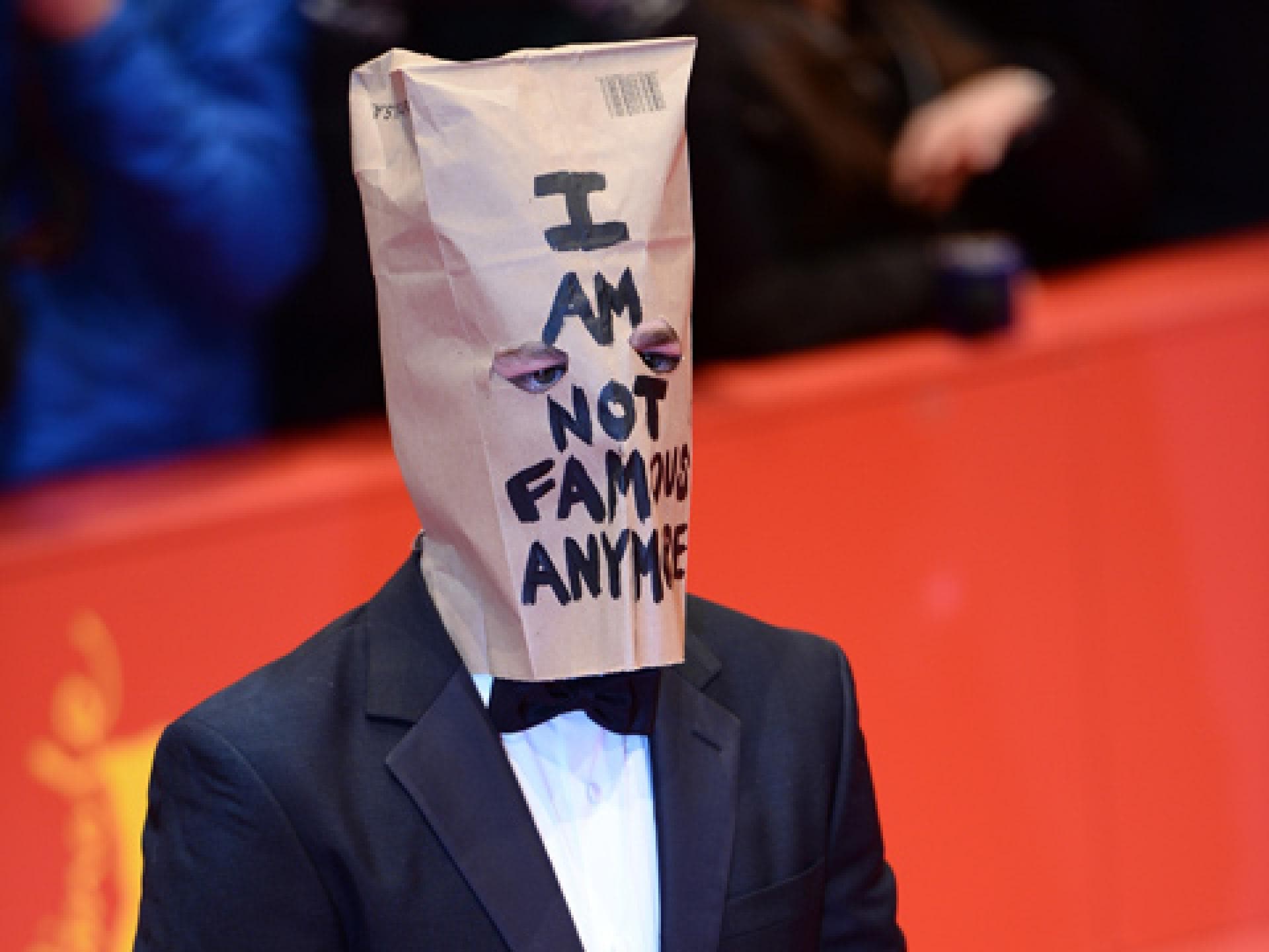 i-am-not-famous-anymore-1917591.jpg