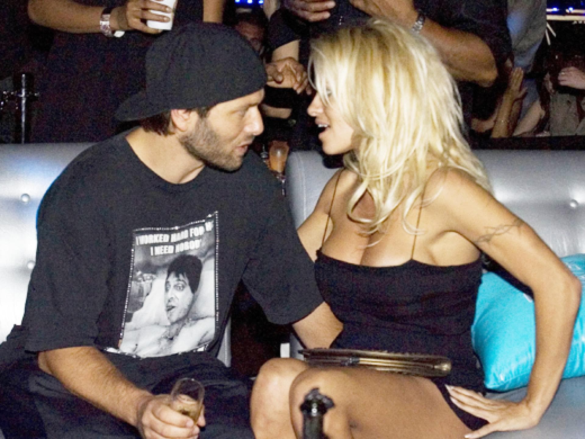 groupies-2-0-wir-treiben-es-nur-mit-stars-520x390-138857.jpg groupies-2-0-wir-treiben-es-nur-mit-stars-520x390-138857.jpg